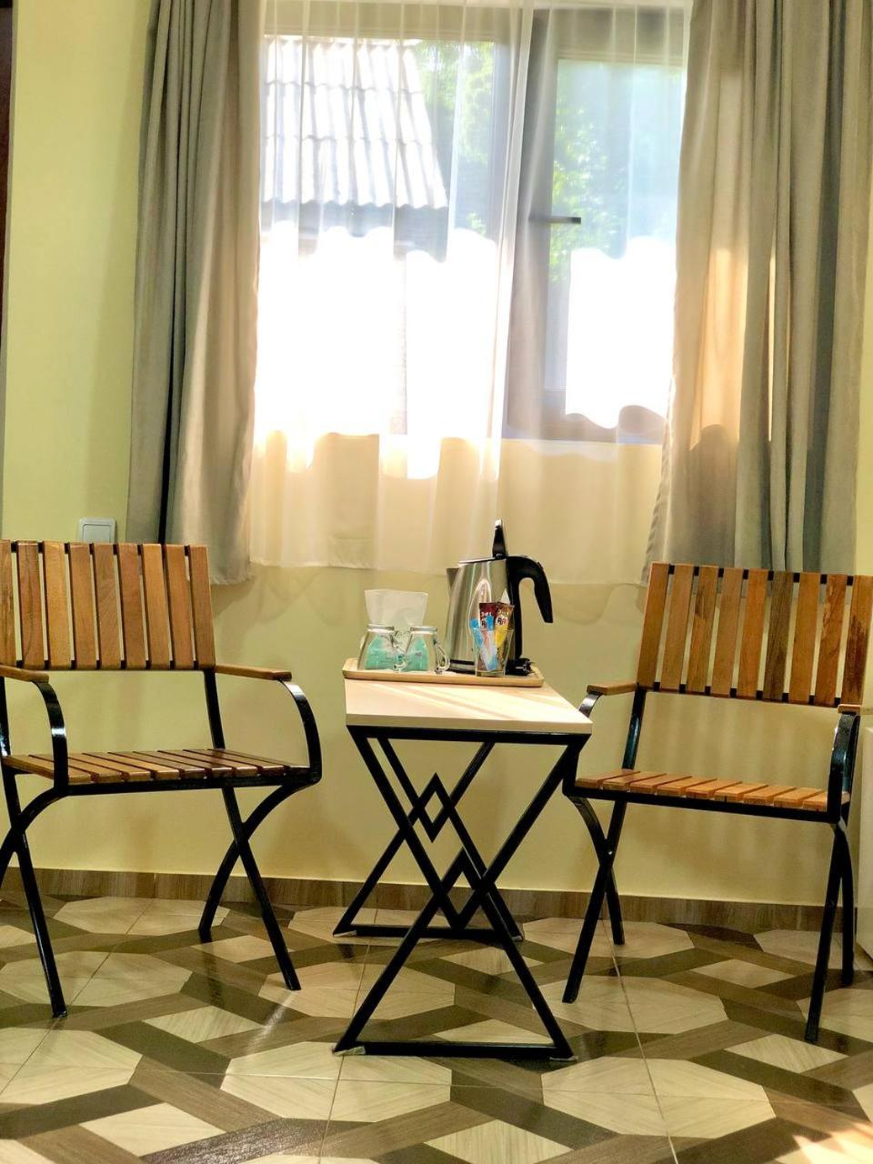 VaLiVa Sanahin Guest House