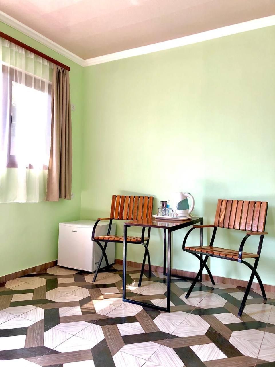 VaLiVa Sanahin Guest House