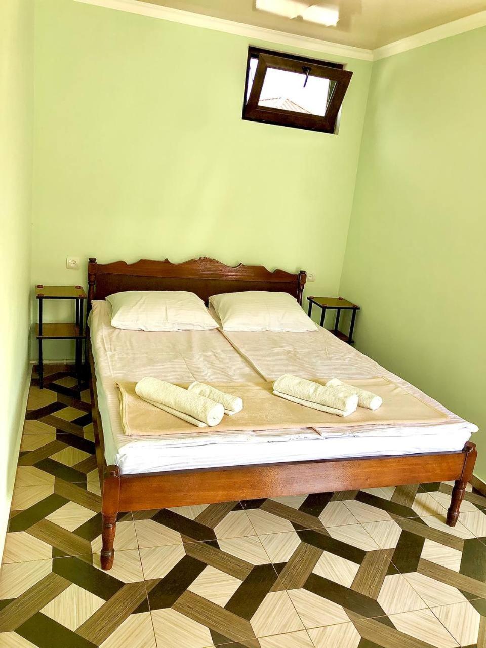 VaLiVa Sanahin Guest House