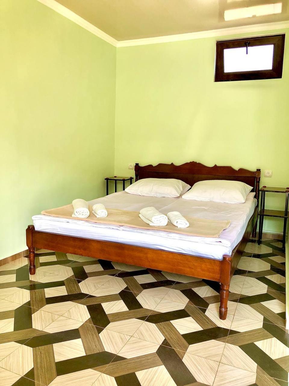 VaLiVa Sanahin Guest House