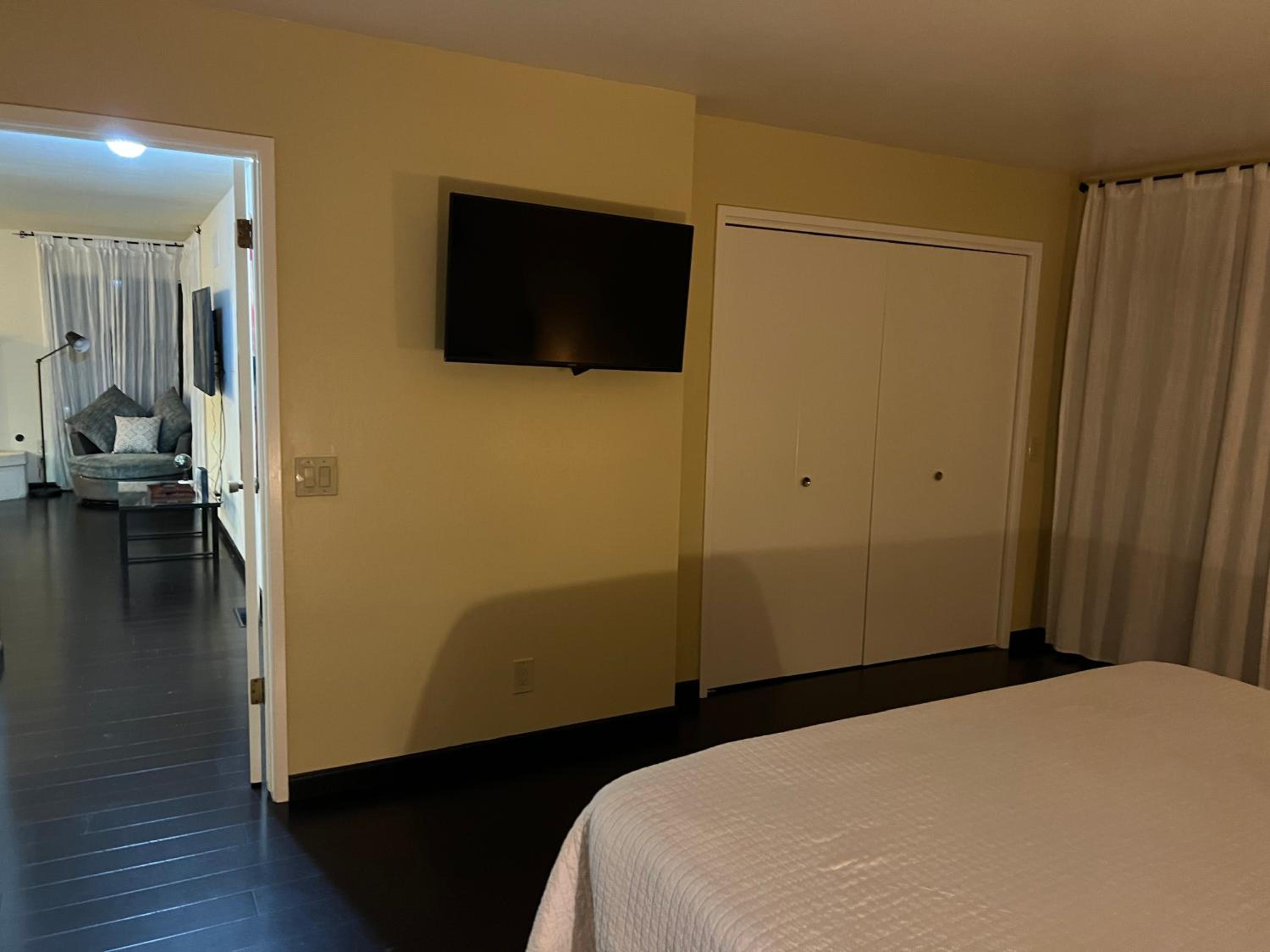 Carmel Resort Inn - Property Image 60