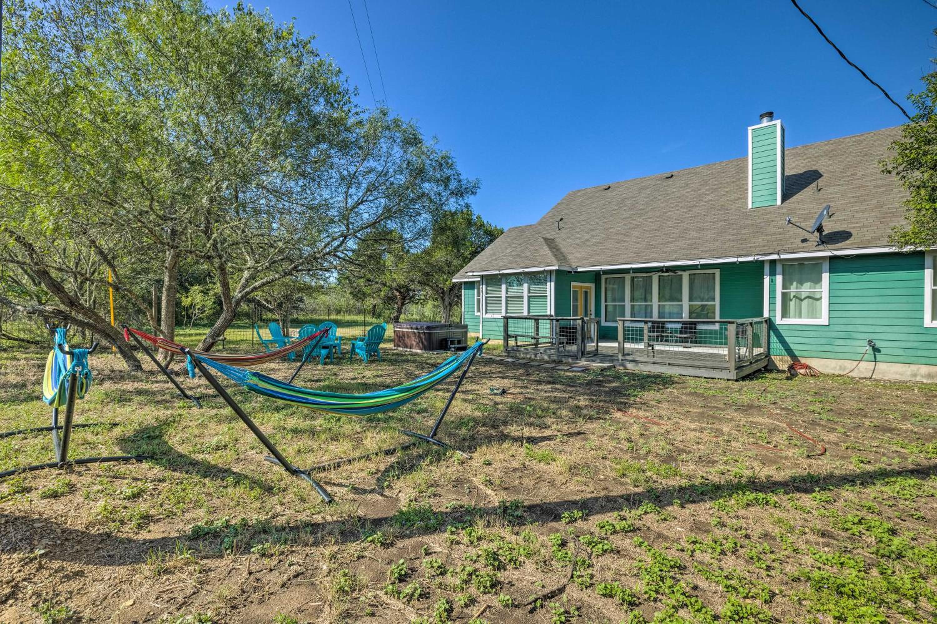 Gorgeous Luxury Home with Hot Tub Just 3 Miles to Dtwn! view 4