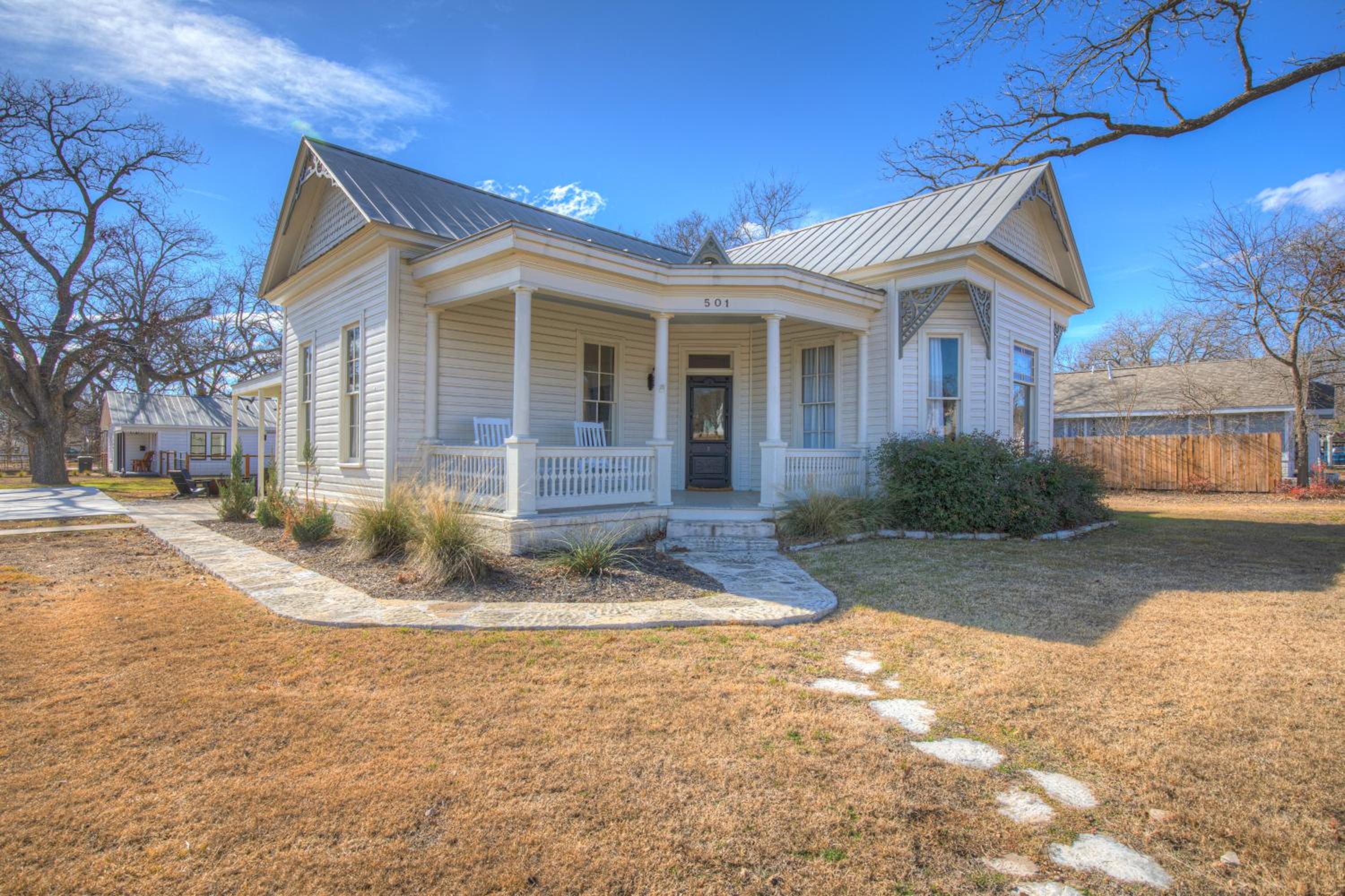 Gorgeous Home 1 Blk from Main with Hot Tub & Fire Pit! view 2
