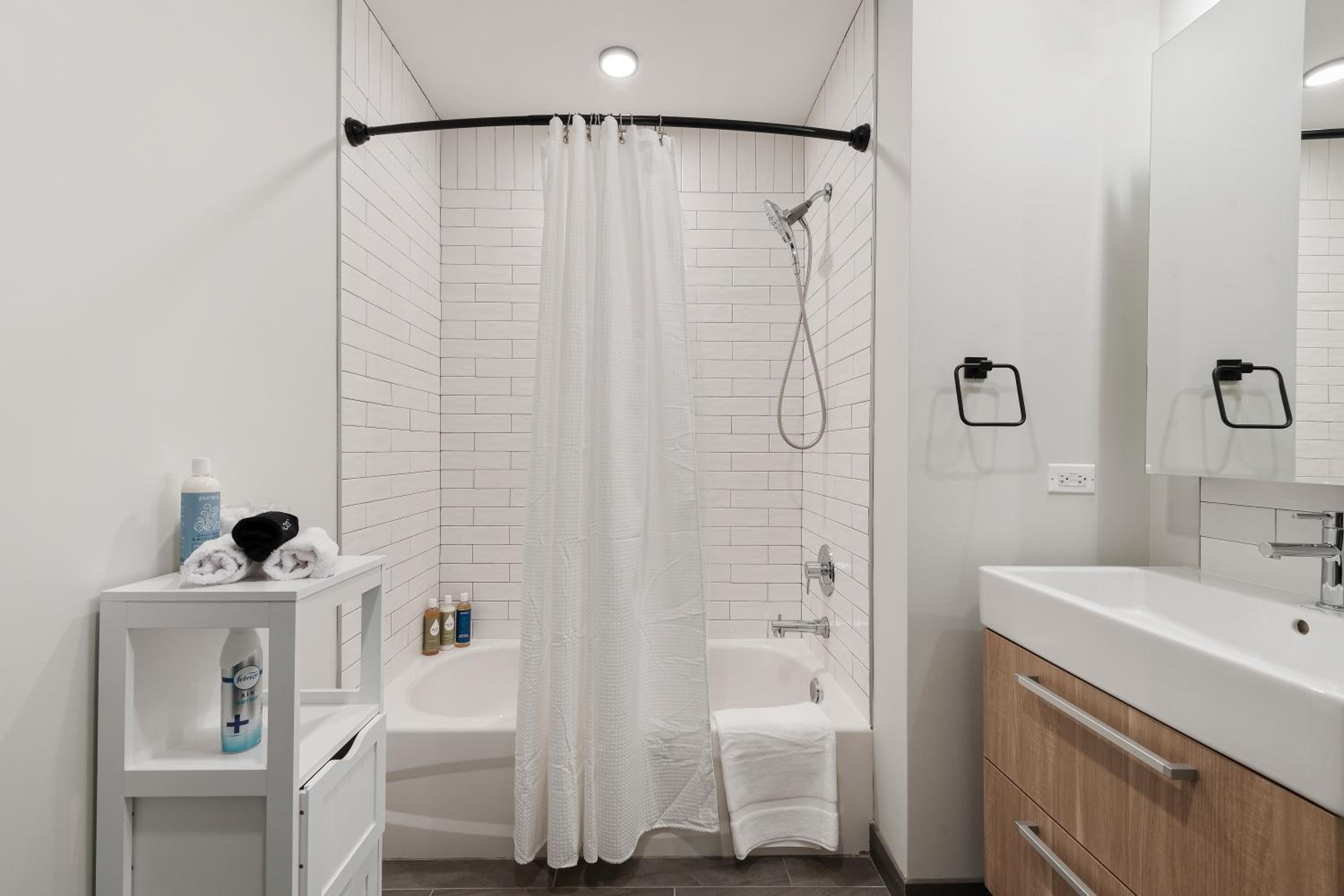 Experience Downtown Chicago at Millennium - Luxury Apartments in The Loop
