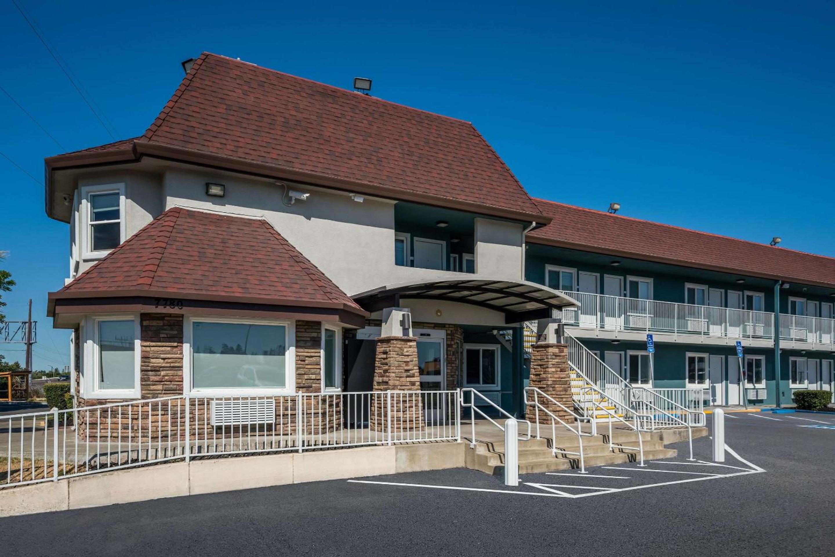 Quality Inn Elk Grove-Sacramento view 2