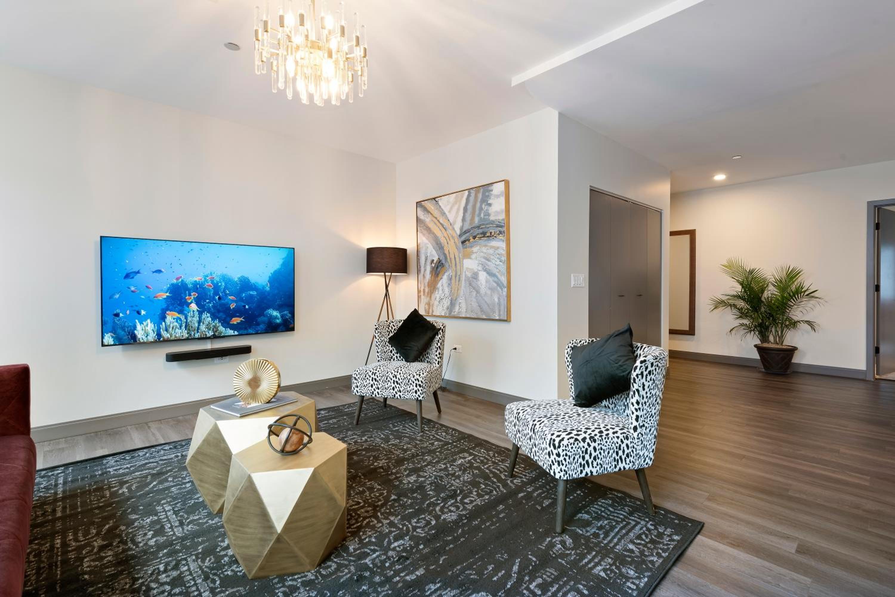 Experience Downtown Chicago at Millennium - Luxury Apartments in The Loop