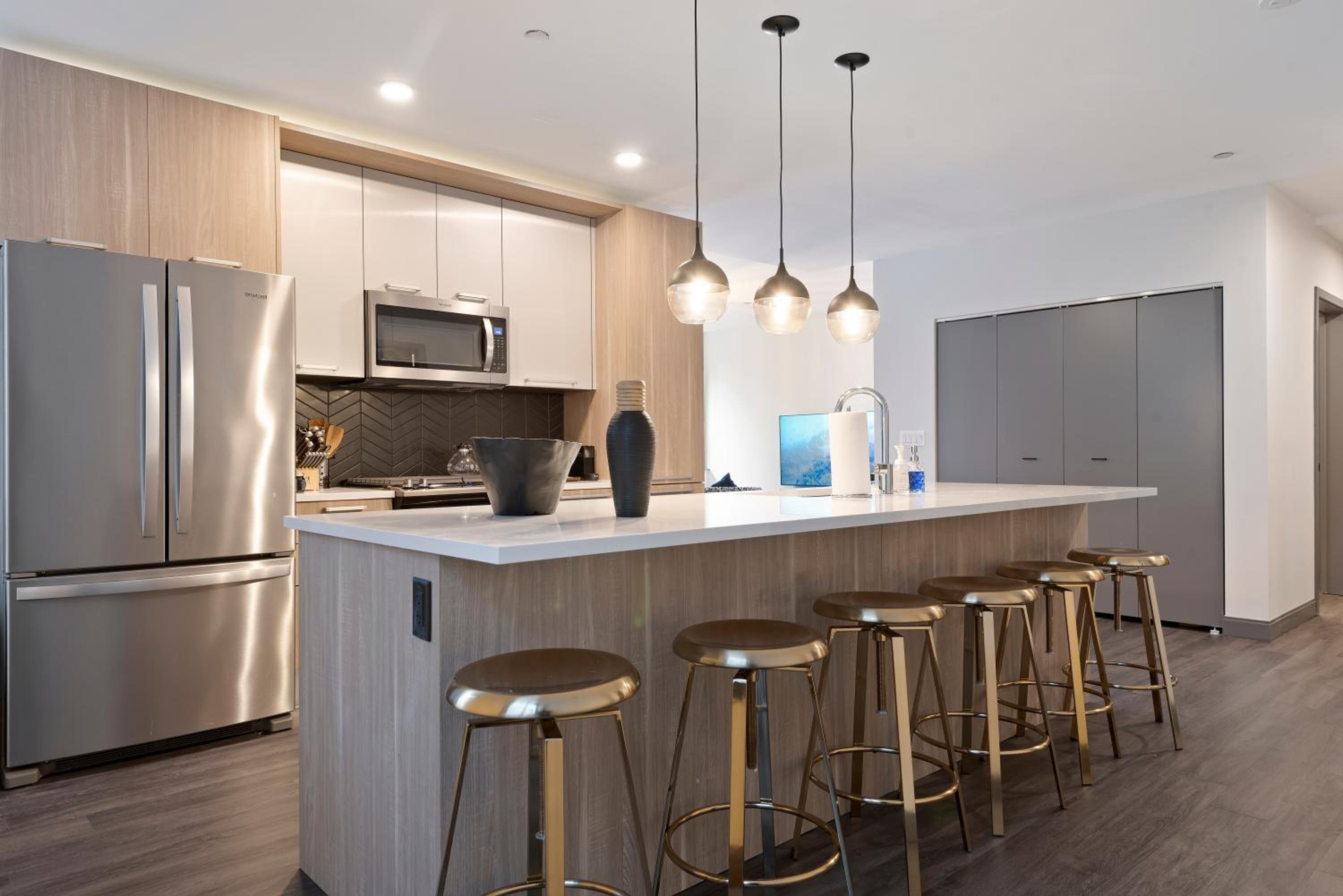 Experience Downtown Chicago at Millennium - Luxury Apartments in The Loop