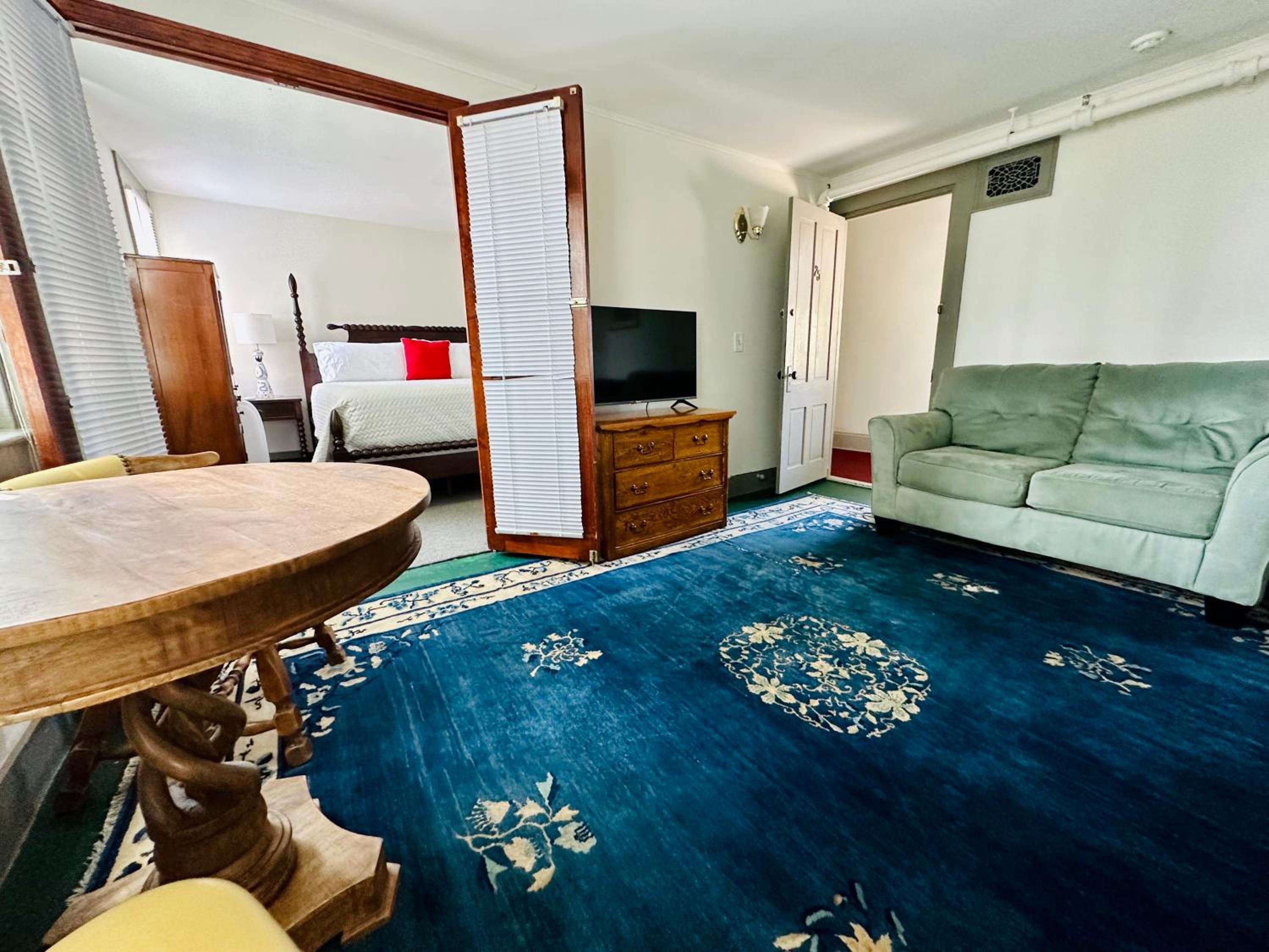 Gifford House 102