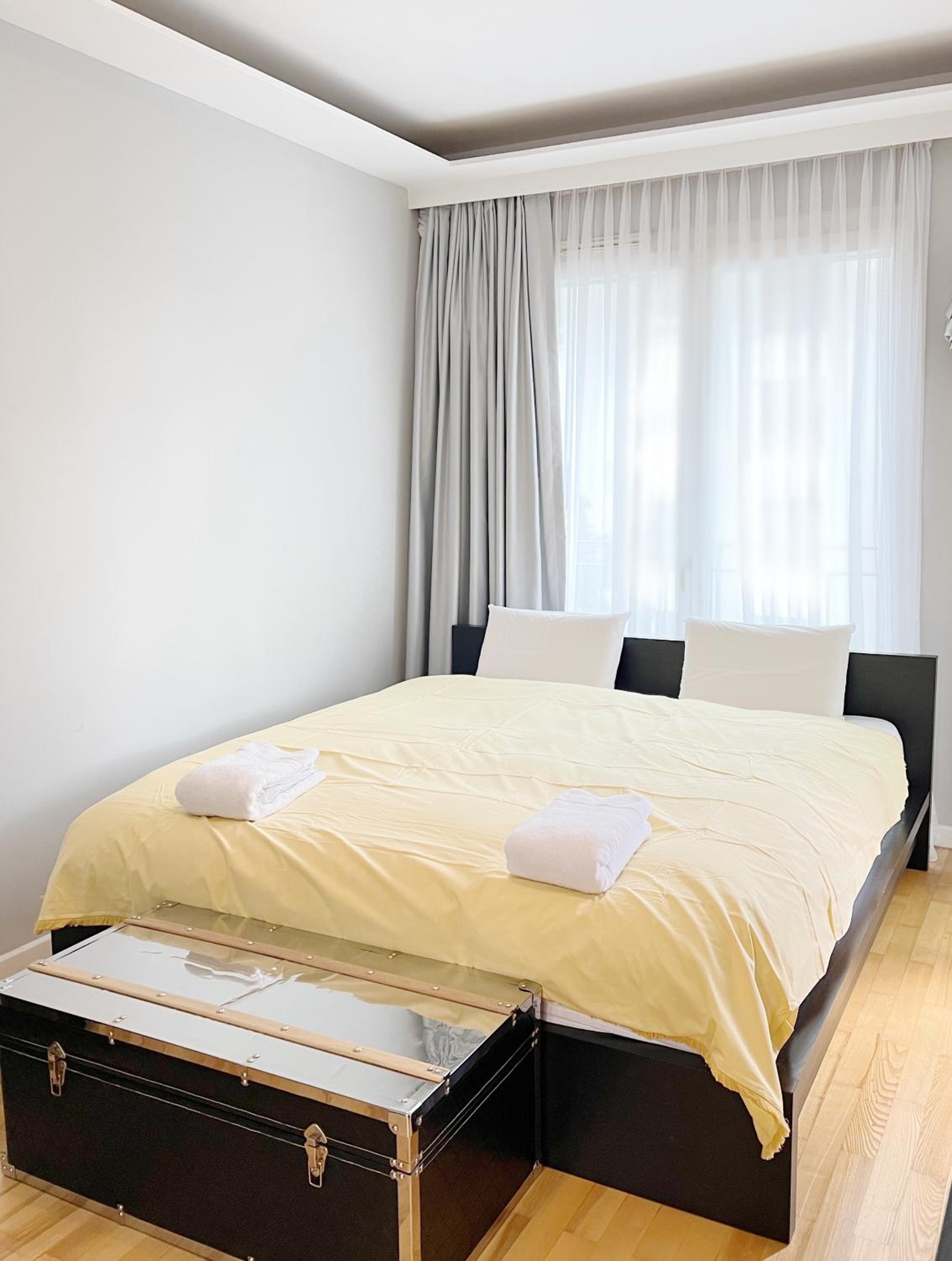 Prime Location Comfort Apartment with Balcony