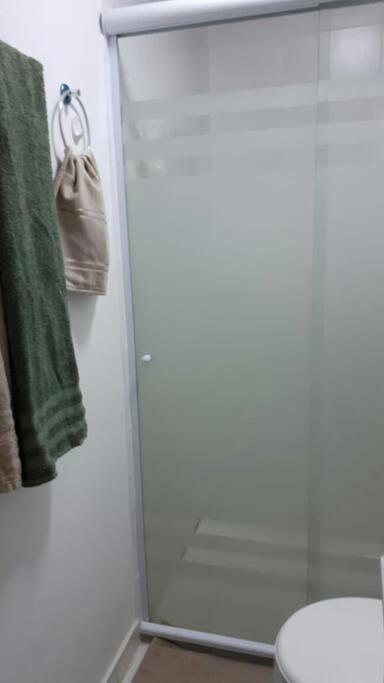 Ótimo apt lazer completo, 2 quartos, Praias, junto a natureza ,1km Rio Centro 4kmPOLÍMPICO &Arena