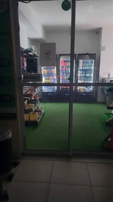 Ótimo apt lazer completo, 2 quartos, Praias, junto a natureza ,1km Rio Centro 4kmPOLÍMPICO &Arena