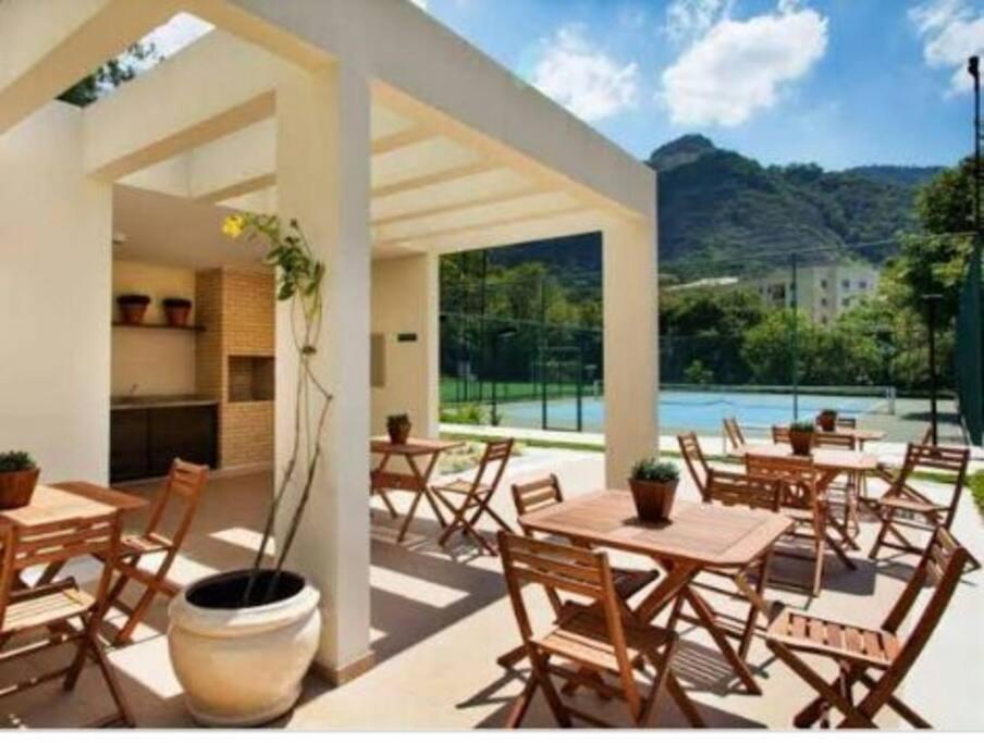 Ótimo apt lazer completo, 2 quartos, Praias, junto a natureza ,1km Rio Centro 4kmPOLÍMPICO &Arena