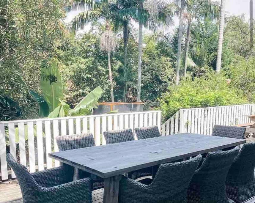 Sydney Vacations - Large backyard for kids and pets, walk to beach. - Property Image 1