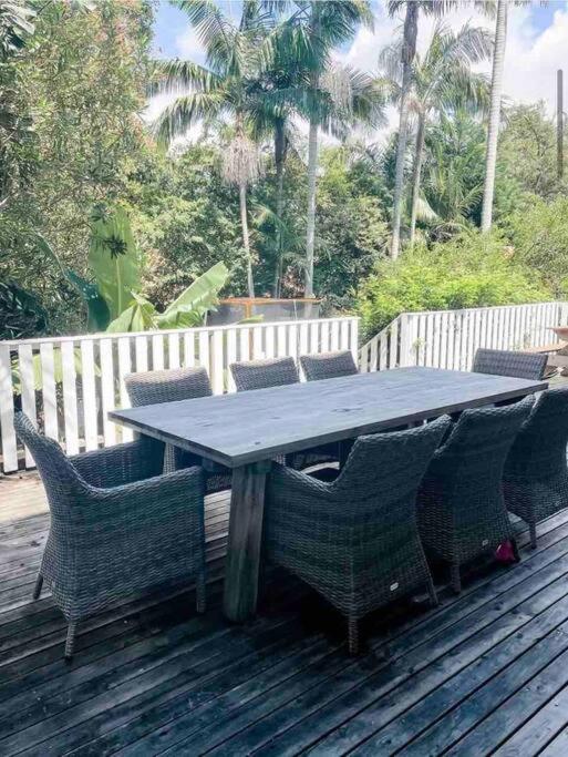 Sydney Vacations - Large backyard for kids and pets, walk to beach. - Property Image 2