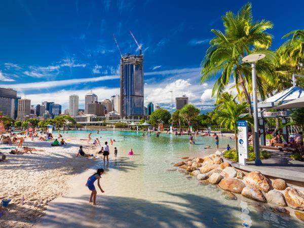 Brisbane Vacations - Heart of the Valley Chic High Level 2BR Apartment - Property Image 19