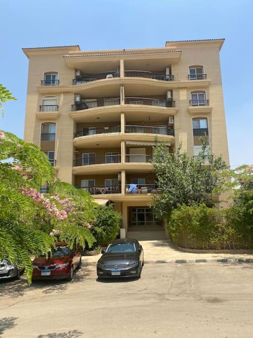 Elegant and Spacious Luxury Apartment in Al Rehab gated community, New Cairo