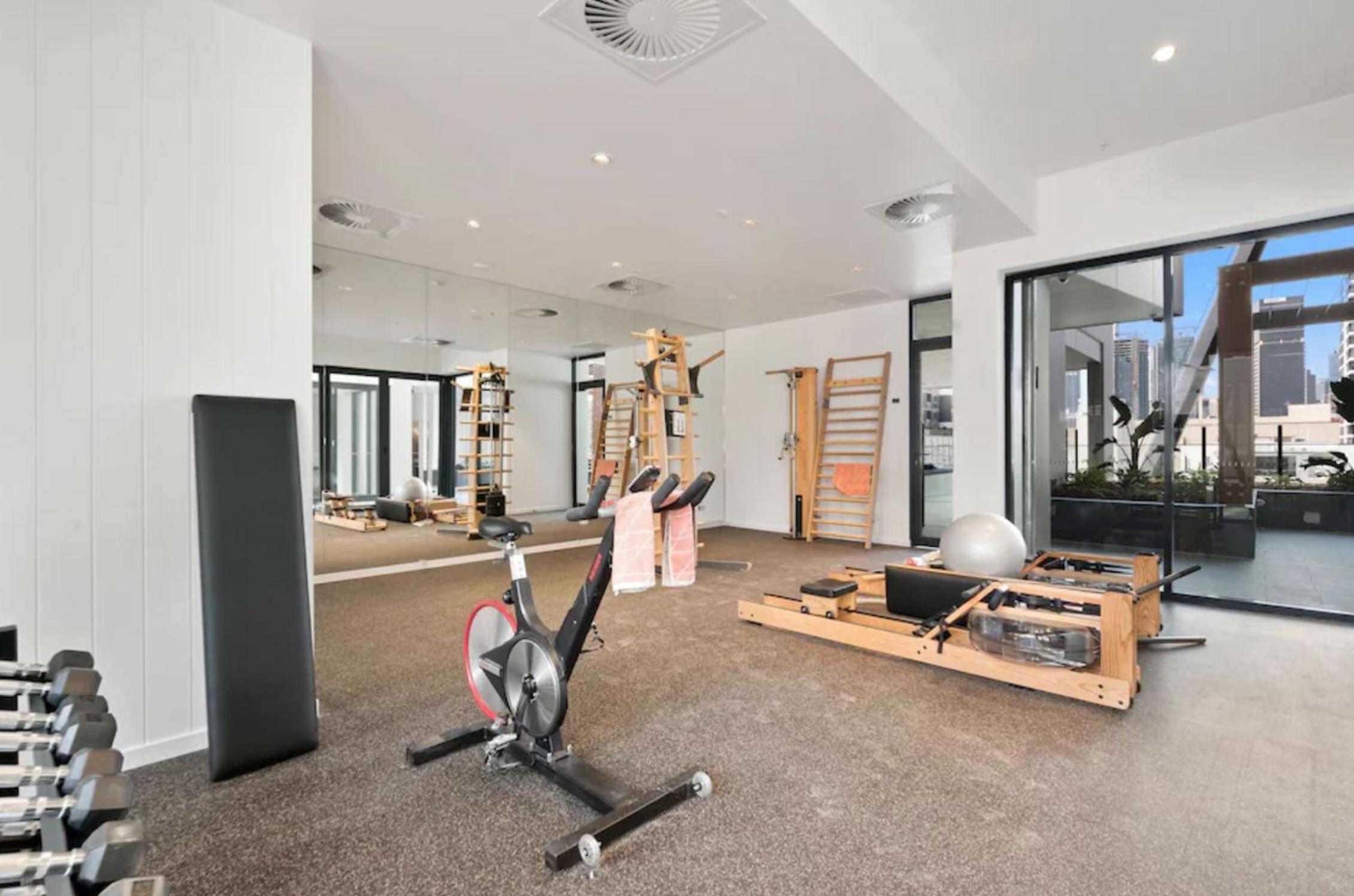 Elegant and Cozy Top Floor 1BD Apartment at South Bank