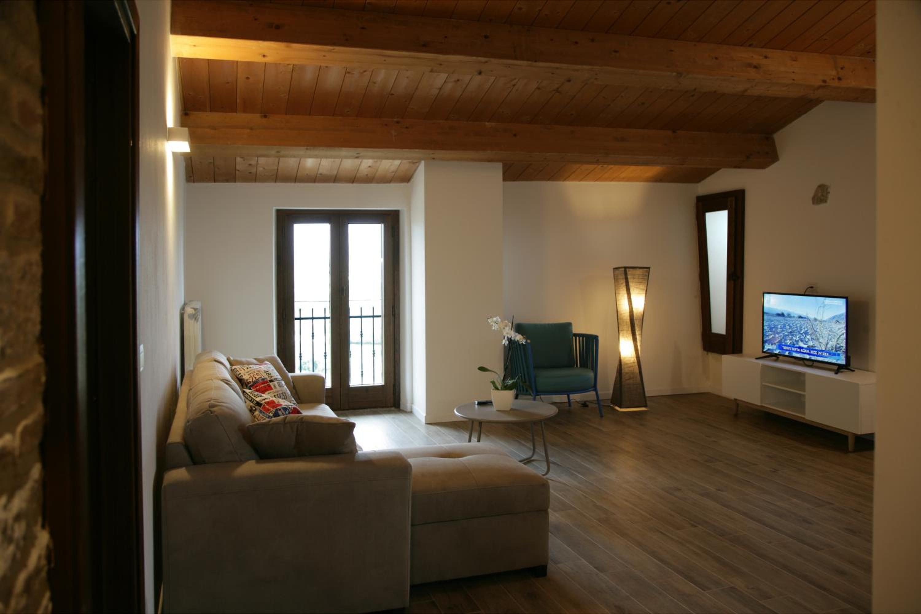 Maison Rosina con ampia vista in borgo del 1400 view 4