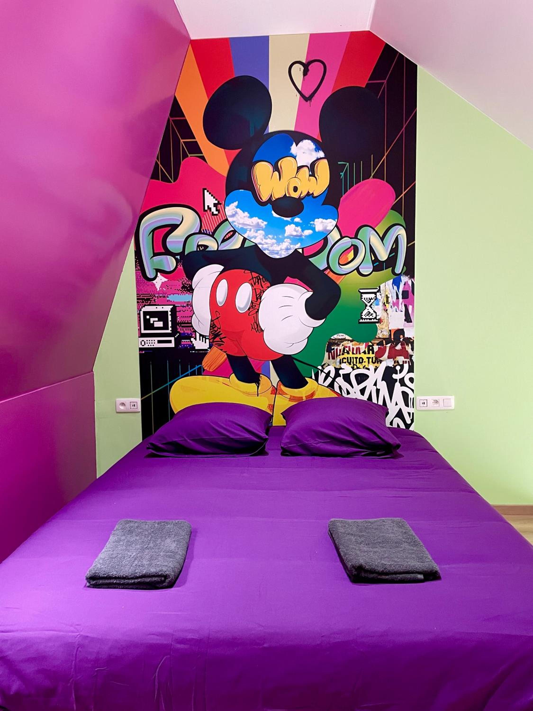 Capsule Forever Young - Jacuzzi - Sauna - Billard - arcade de jeux - Netflix & home cinéma - Ping Pong
