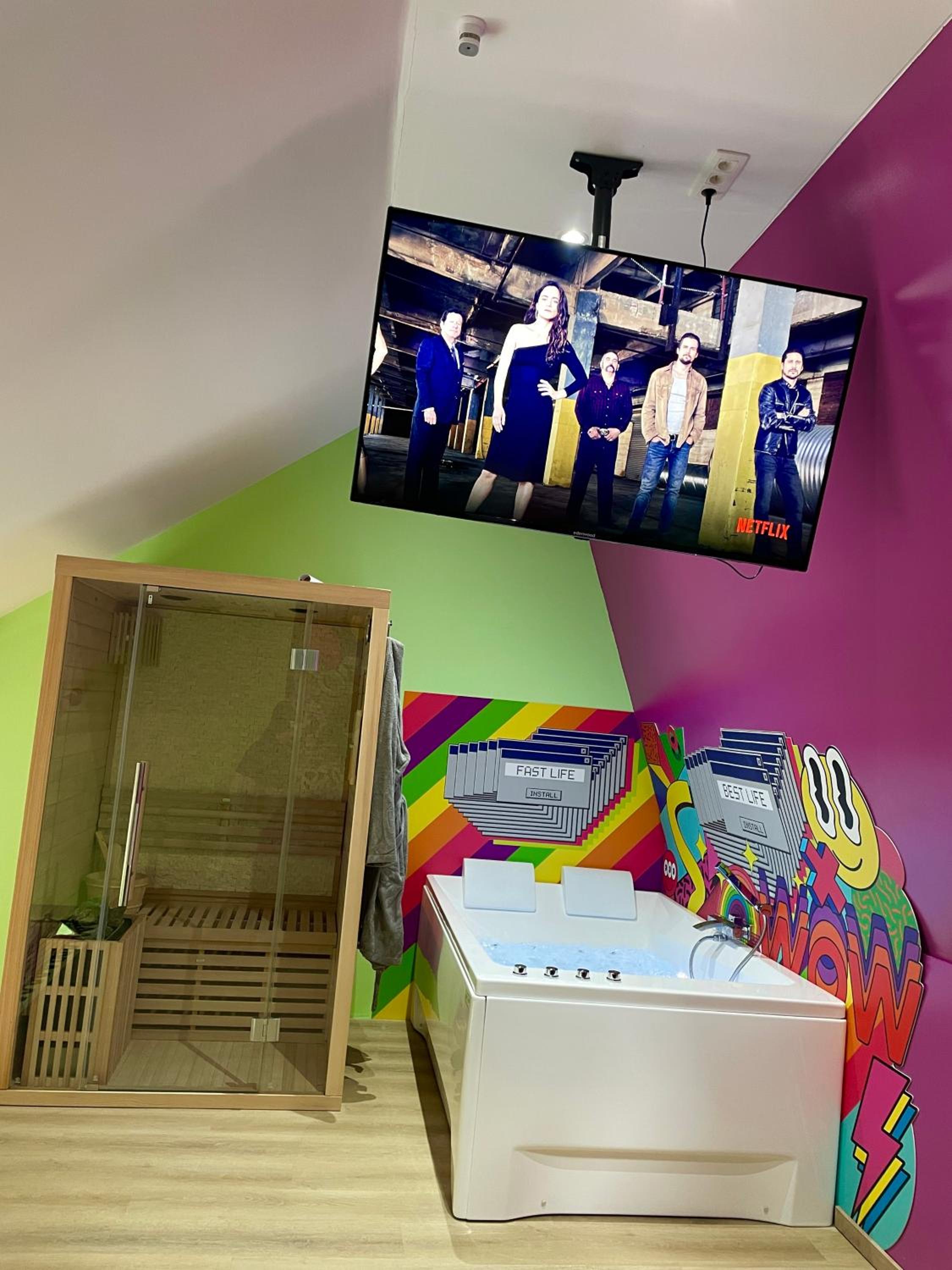 Capsule Forever Young - Jacuzzi - Sauna - Billard - arcade de jeux - Netflix & home cinéma - Ping Pong