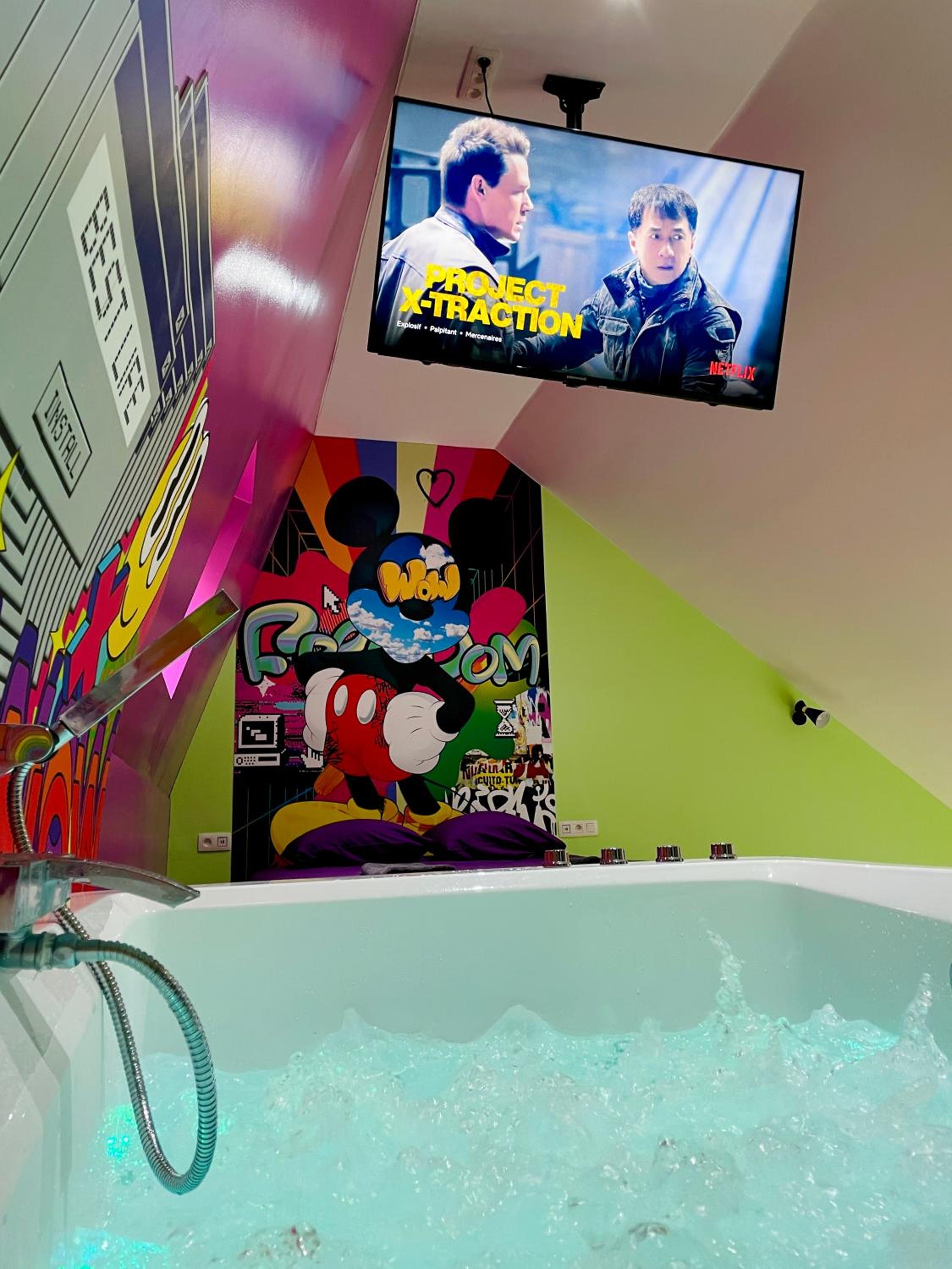 Capsule Forever Young - Jacuzzi - Sauna - Billard - arcade de jeux - Netflix & home cinéma - Ping Pong
