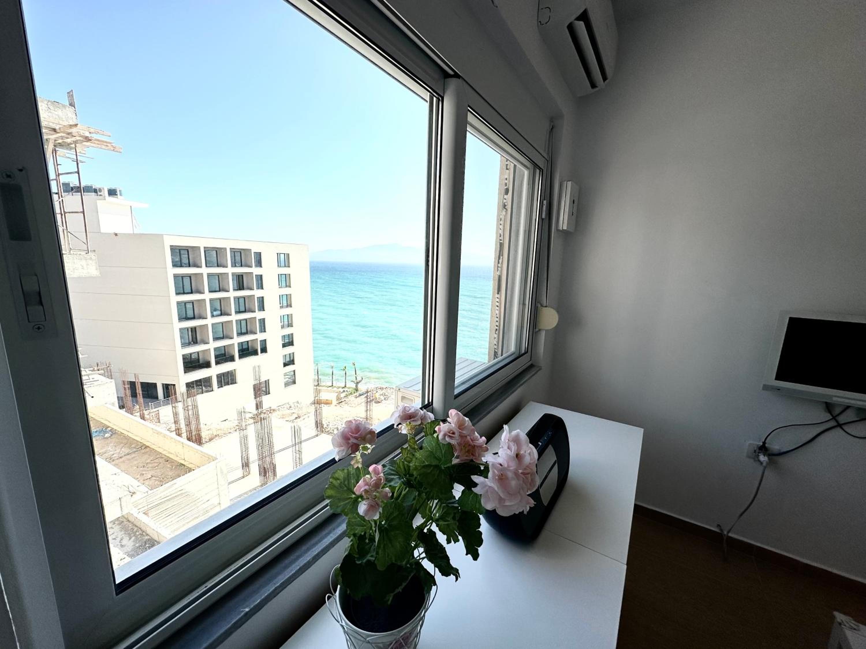 K&T Seaside Deluxe TwoBedroom Apartment