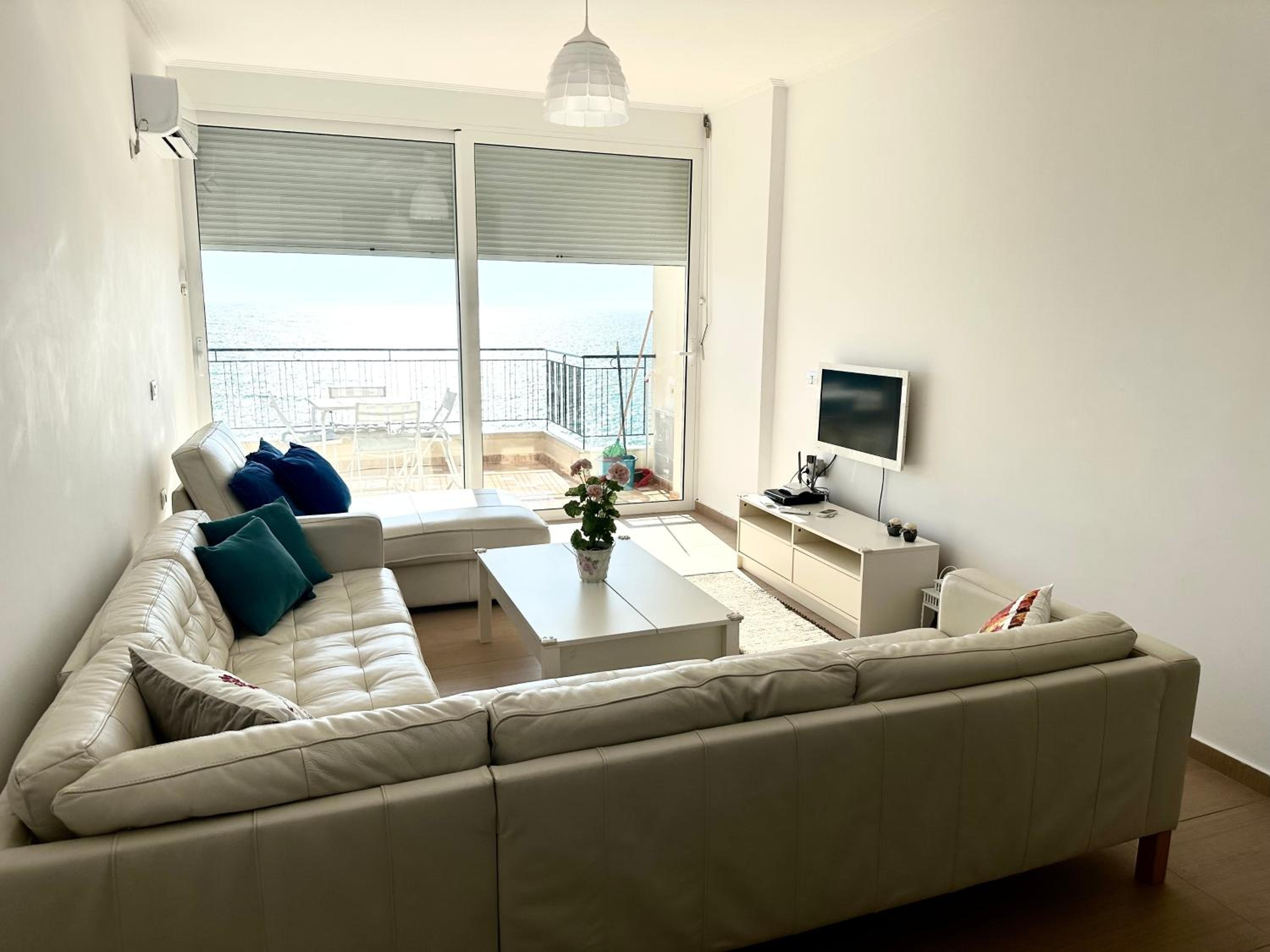 K&T Seaside Deluxe TwoBedroom Apartment