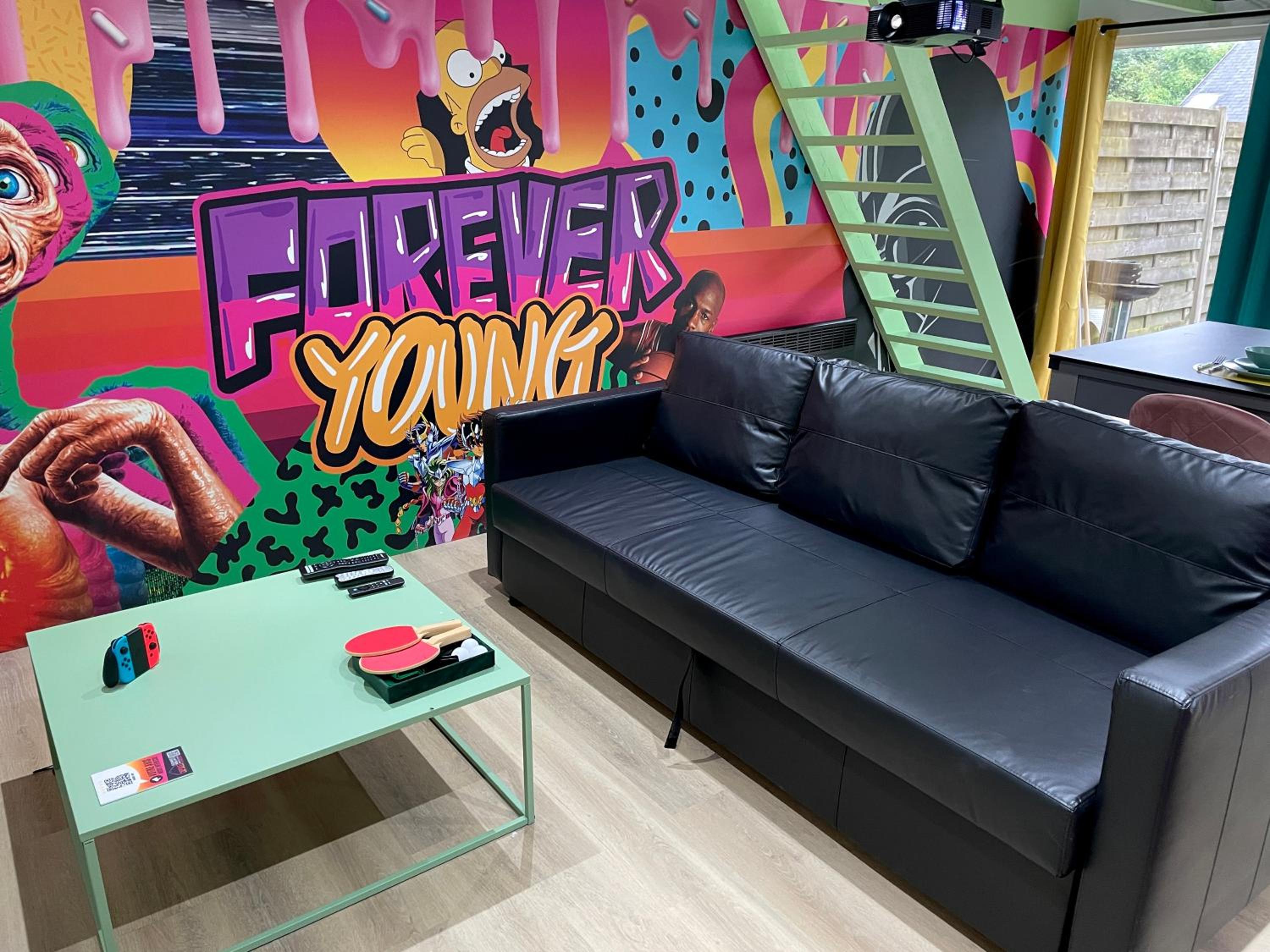 Capsule Forever Young - Jacuzzi - Sauna - Billard - arcade de jeux - Netflix & home cinéma - Ping Pong