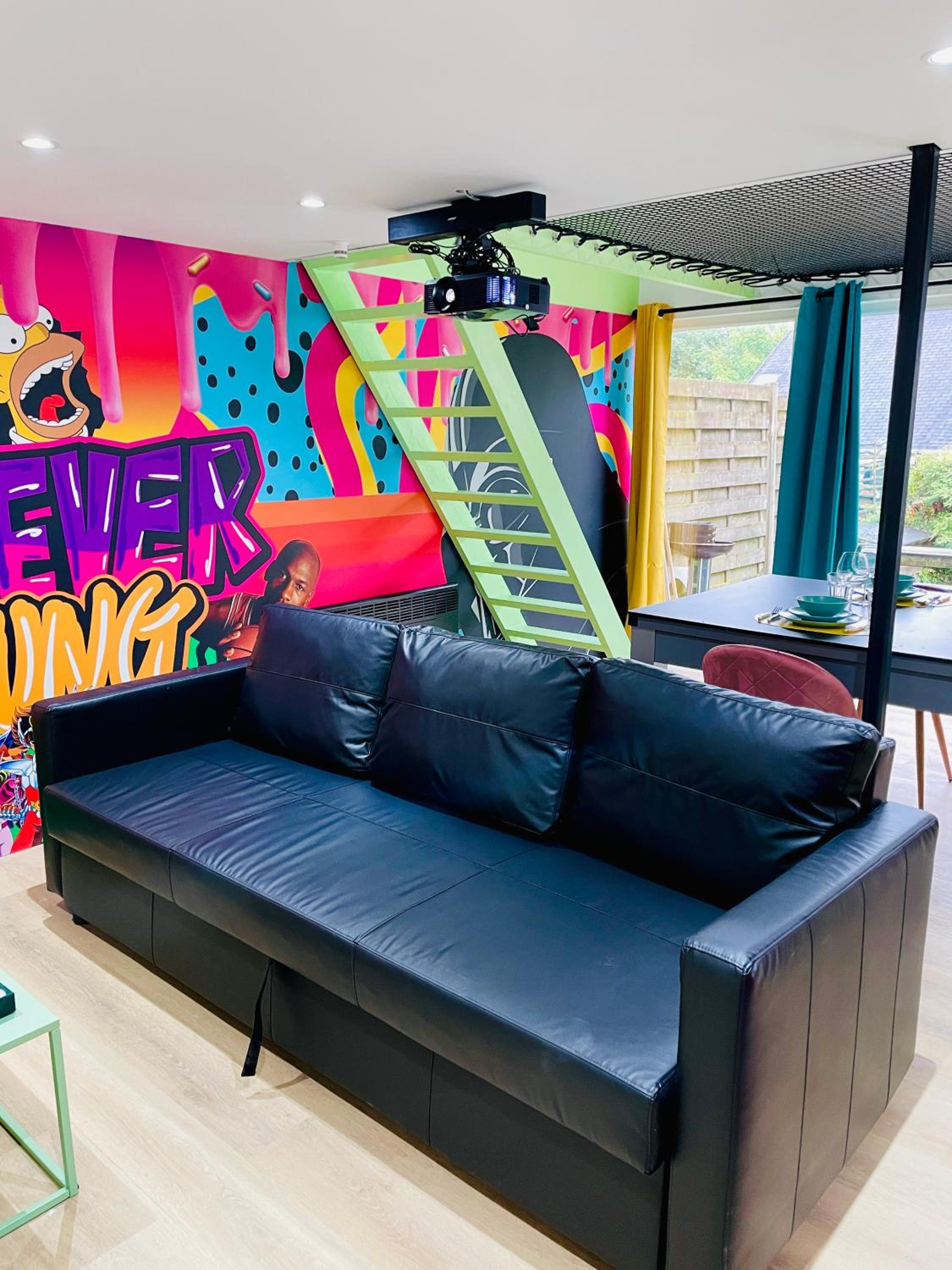 Capsule Forever Young - Jacuzzi - Sauna - Billard - arcade de jeux - Netflix & home cinéma - Ping Pong