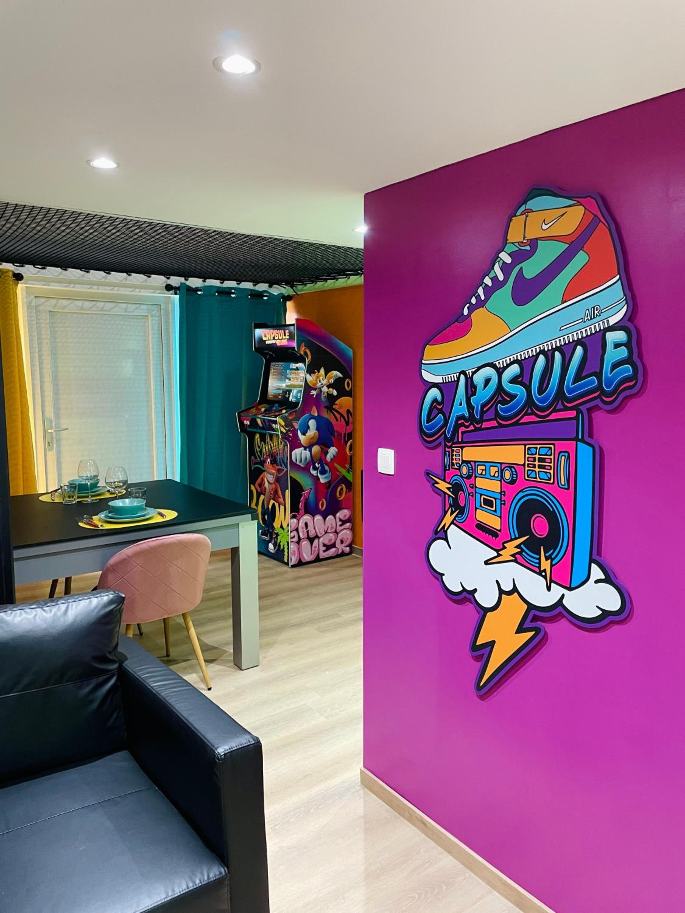 Capsule Forever Young - Jacuzzi - Sauna - Billard - arcade de jeux - Netflix & home cinéma - Ping Pong