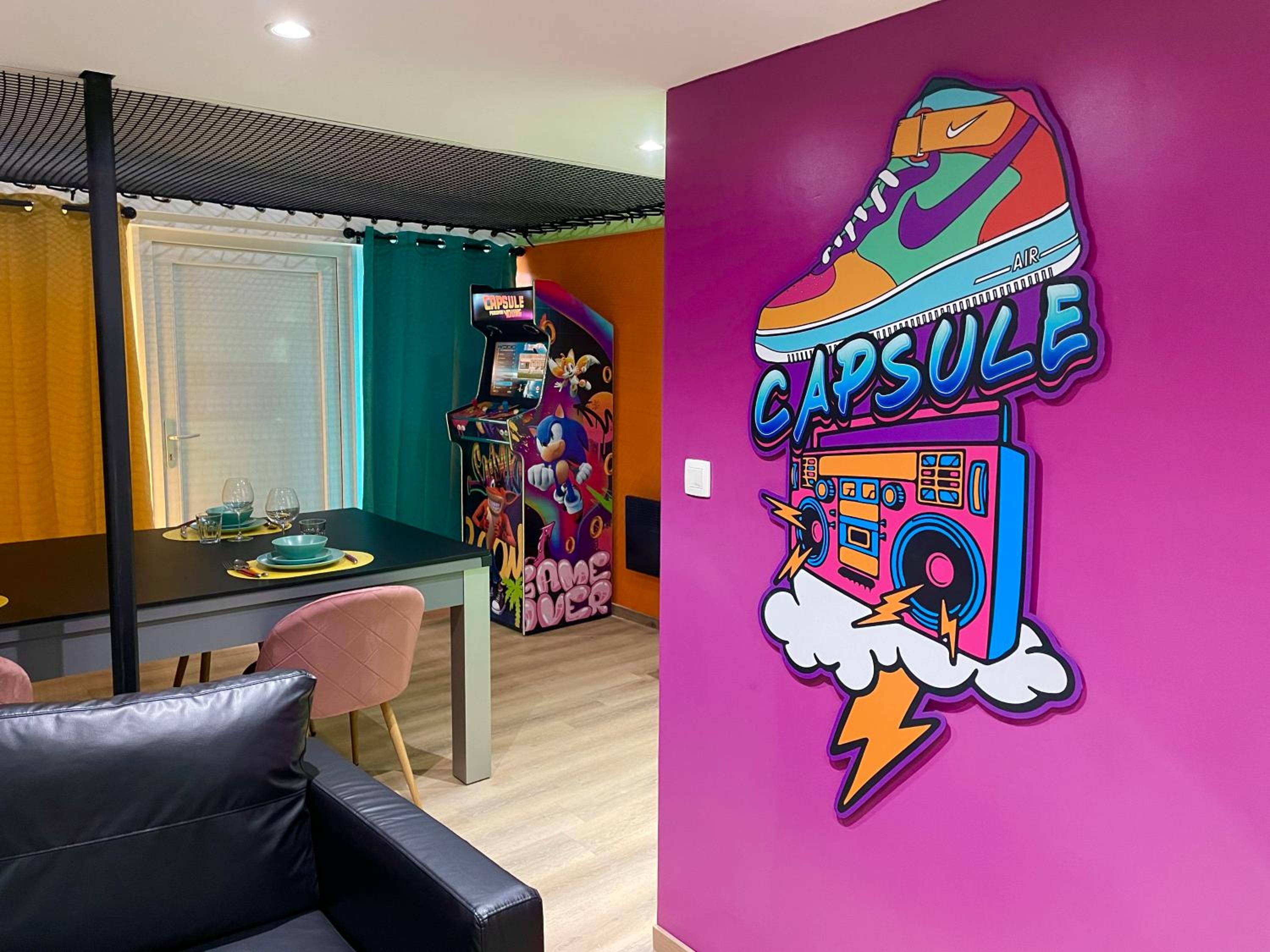 Capsule Forever Young - Jacuzzi - Sauna - Billard - arcade de jeux - Netflix & home cinéma - Ping Pong