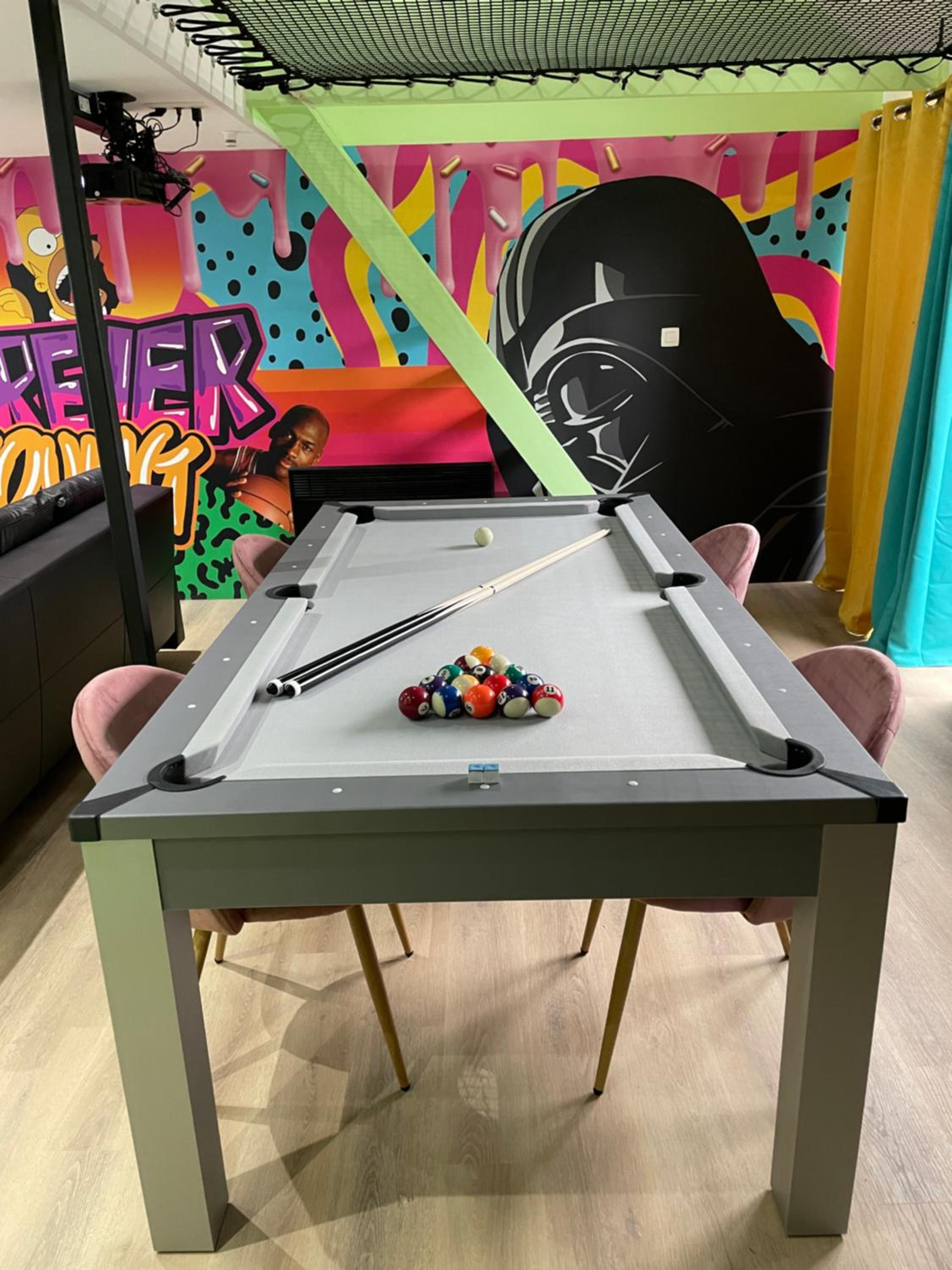Capsule Forever Young - Jacuzzi - Sauna - Billard - arcade de jeux - Netflix & home cinéma - Ping Pong