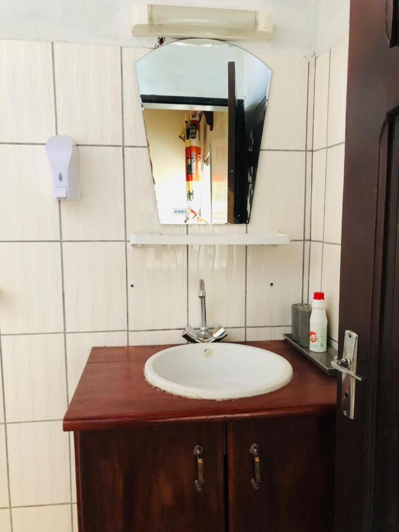 Deux-Palmes-Kribi, proche de la plage, confortable et adapté aux familles