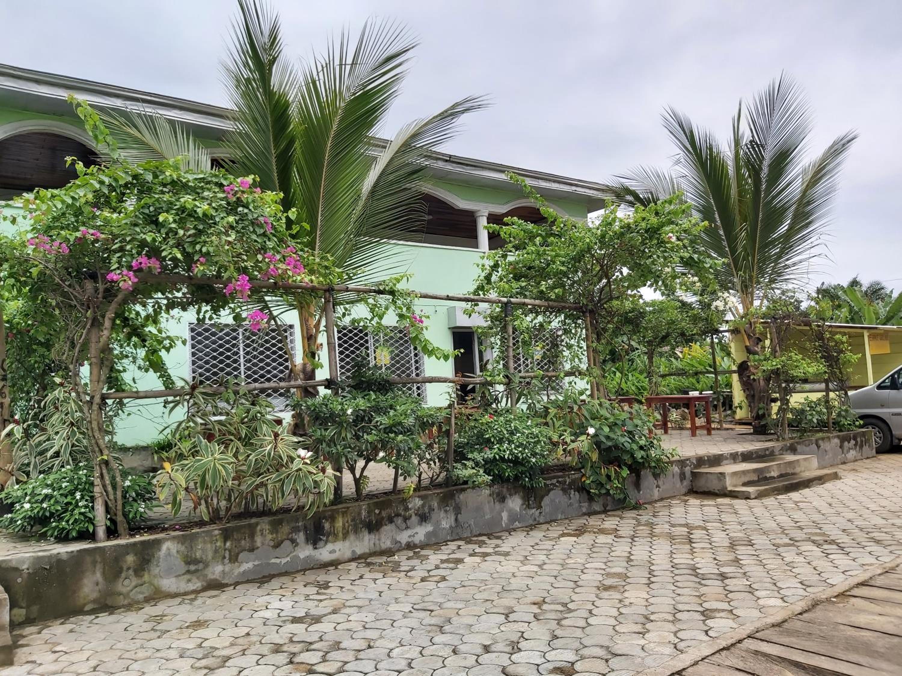 Deux-Palmes-Kribi, proche de la plage, confortable et adapté aux familles