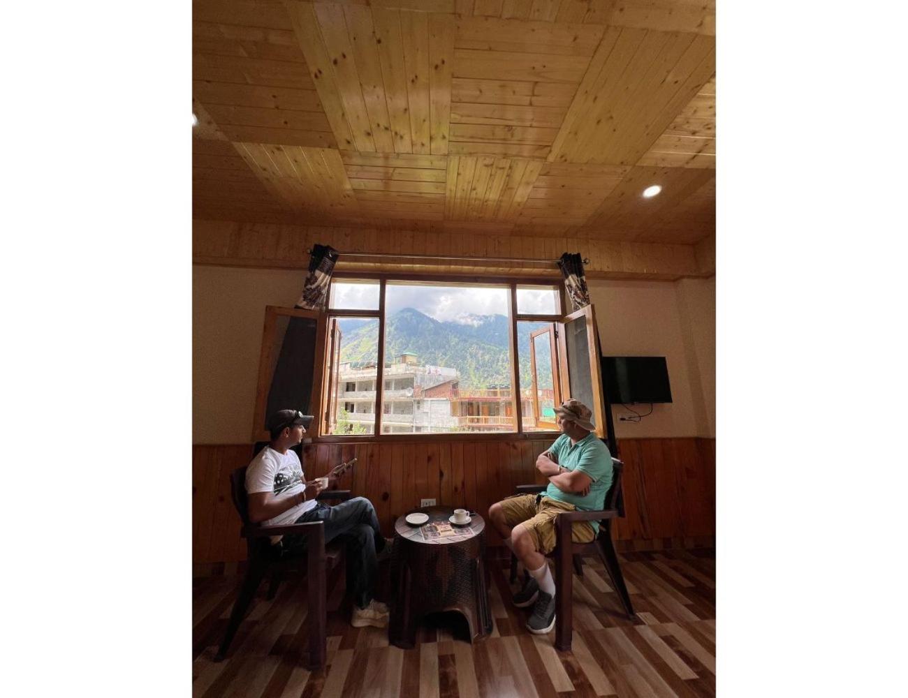 Hotel Him Paradise, Manali