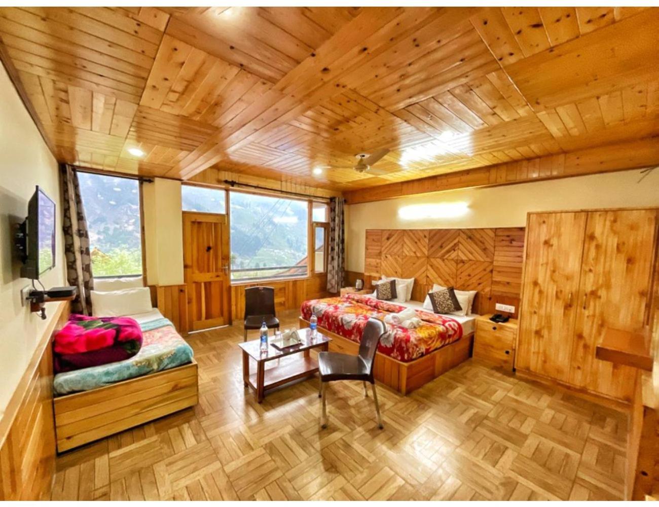 Hotel Him Paradise, Manali