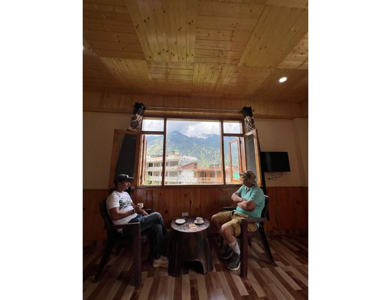 Hotel Him Paradise, Manali