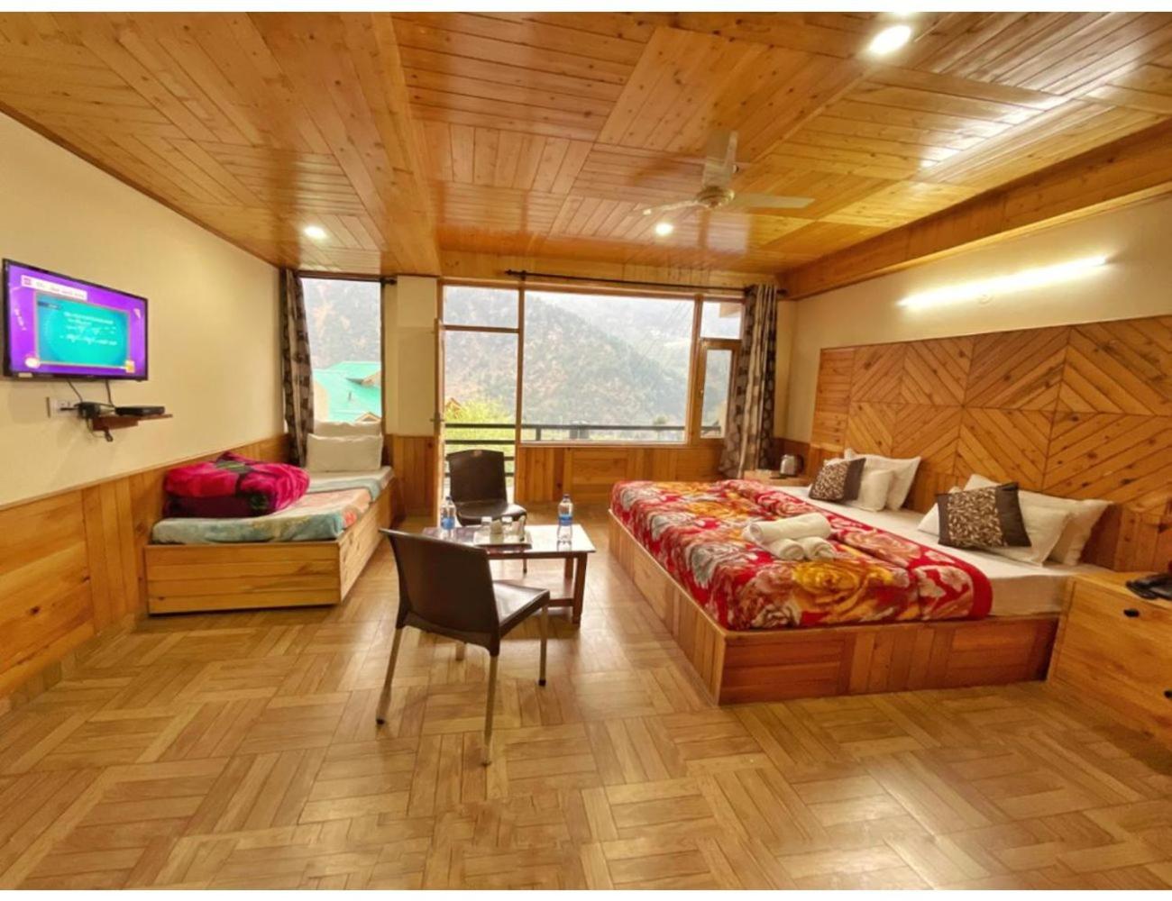 Hotel Him Paradise, Manali