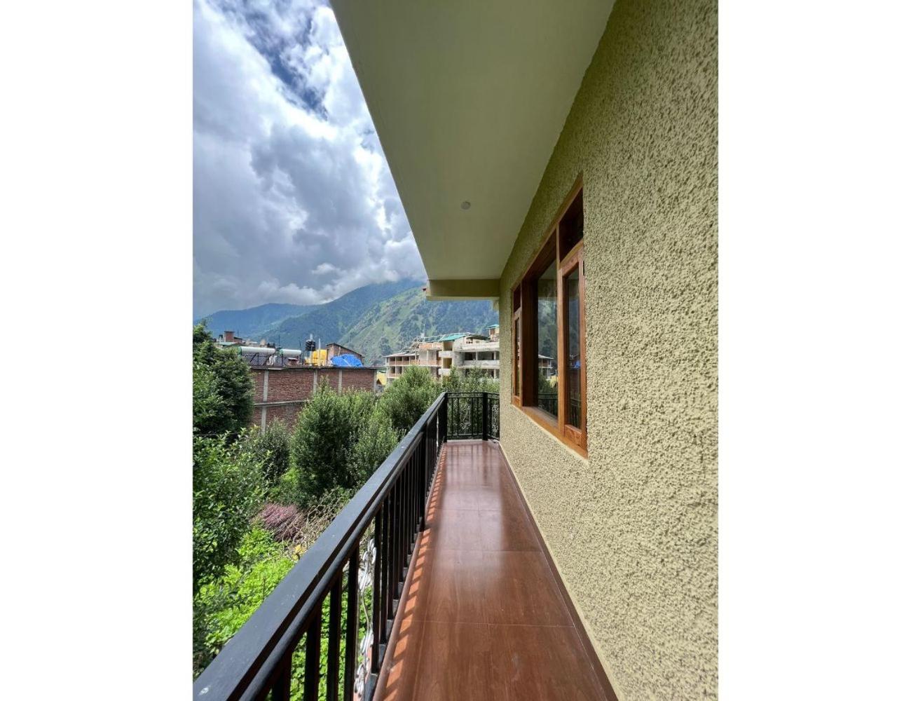 Hotel Him Paradise, Manali