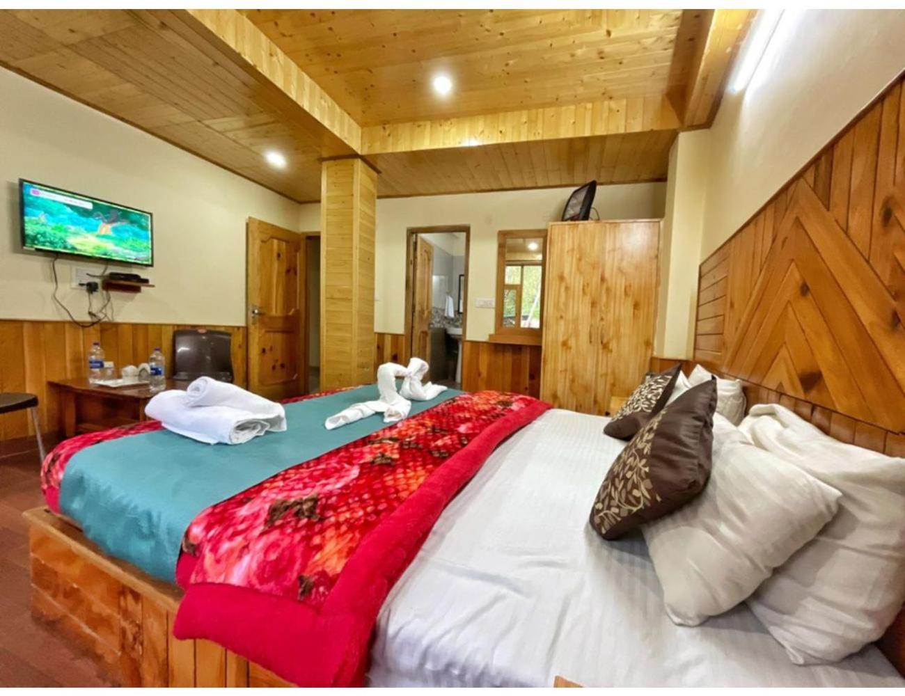Hotel Him Paradise, Manali