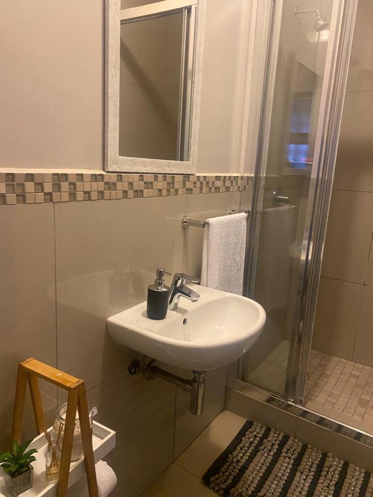 Elleena's Umhlanga ridge self catering apartment view 4