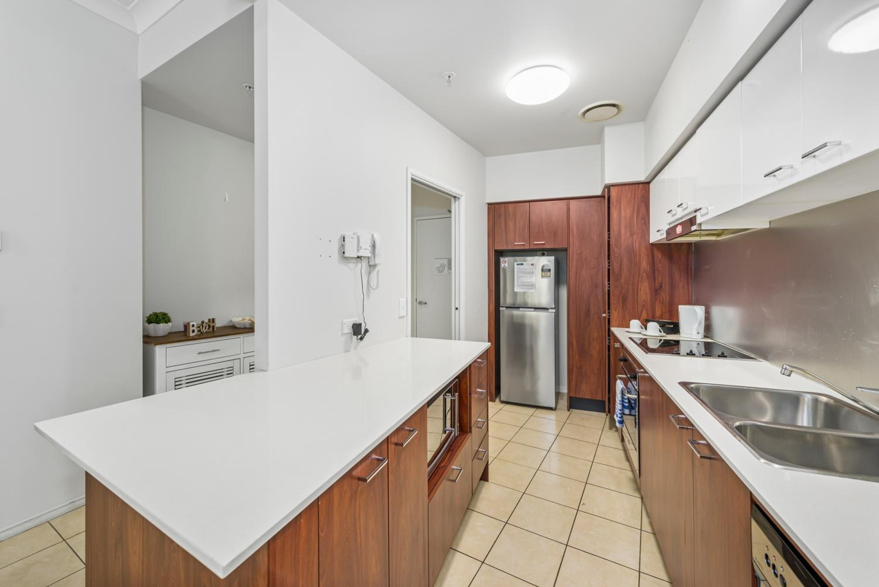 Surfers Paradise Central Chevron Apartment Sleeps 8 - Optimise BNB