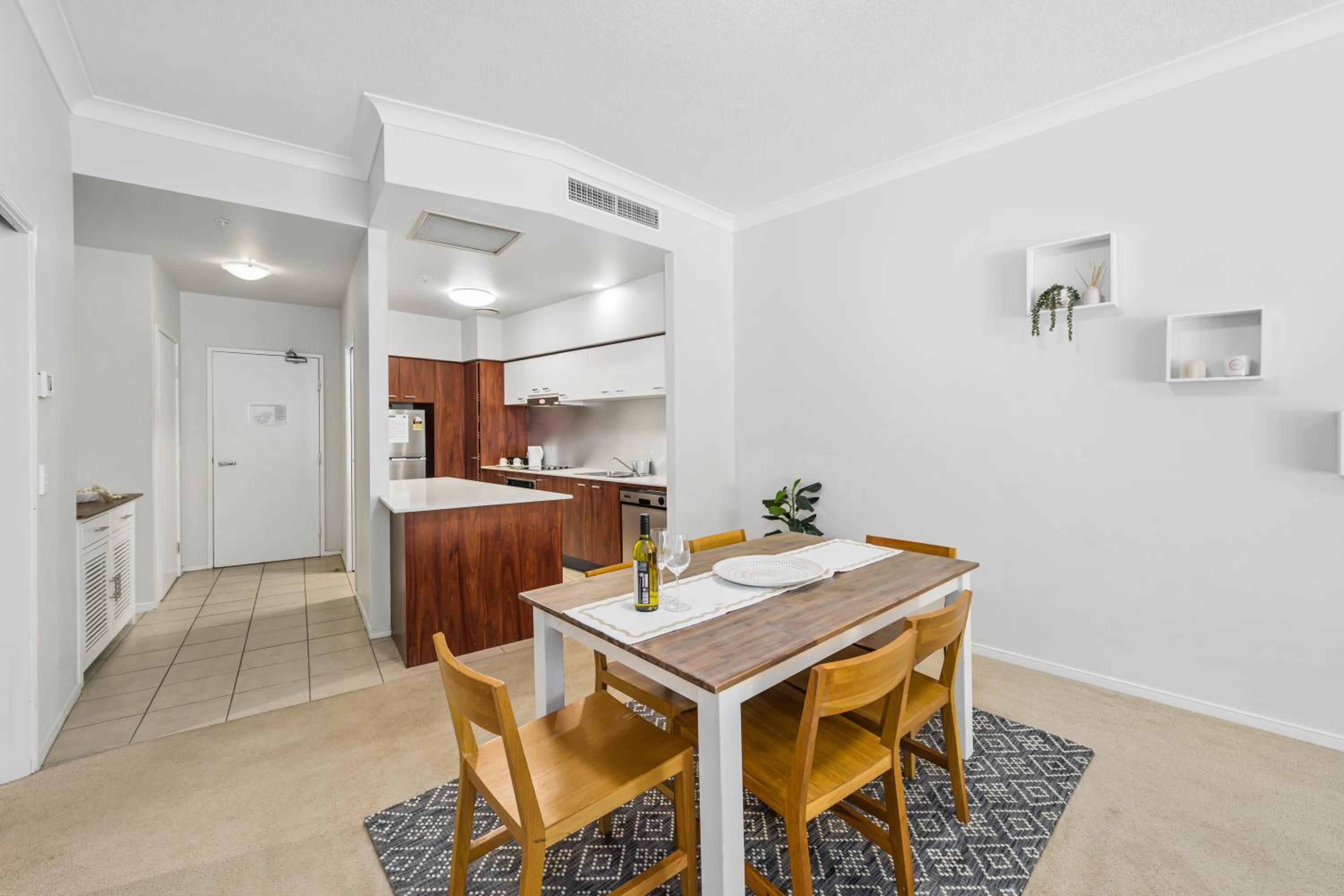 Surfers Paradise Central Chevron Apartment Sleeps 8 - Optimise BNB
