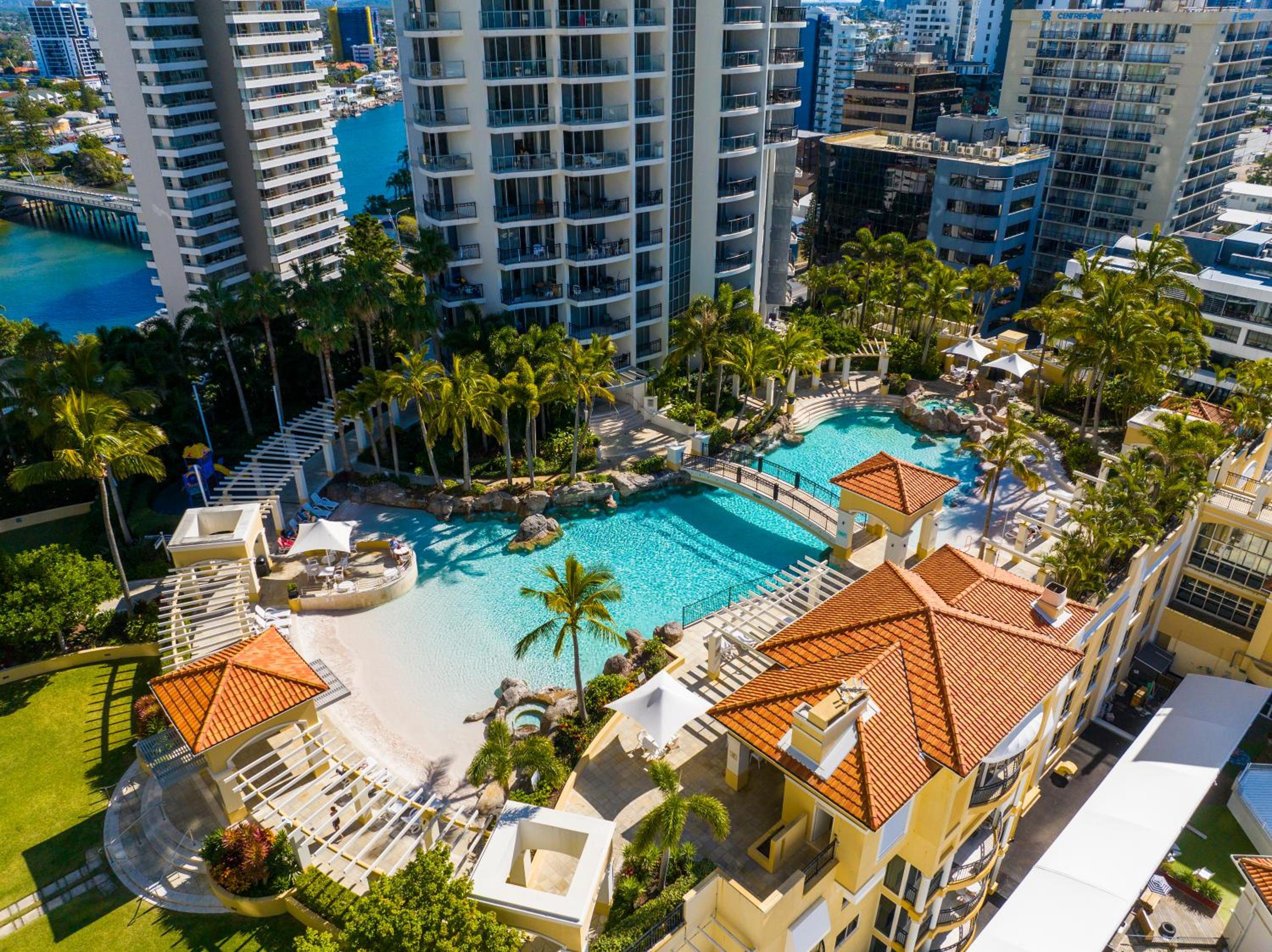Surfers Paradise Central Chevron Apartment Sleeps 8 - Optimise BNB