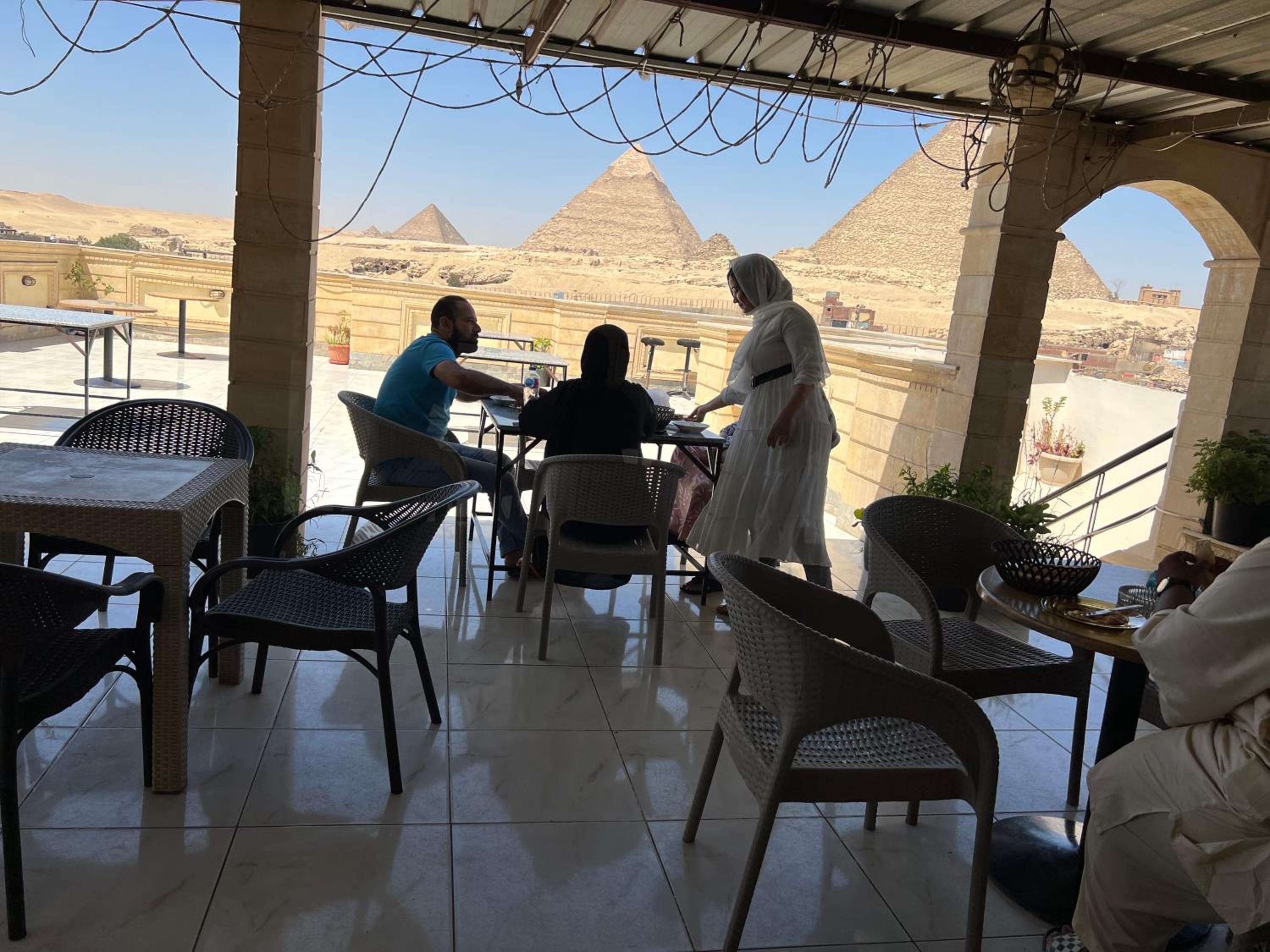 Moses Pyramids Inn