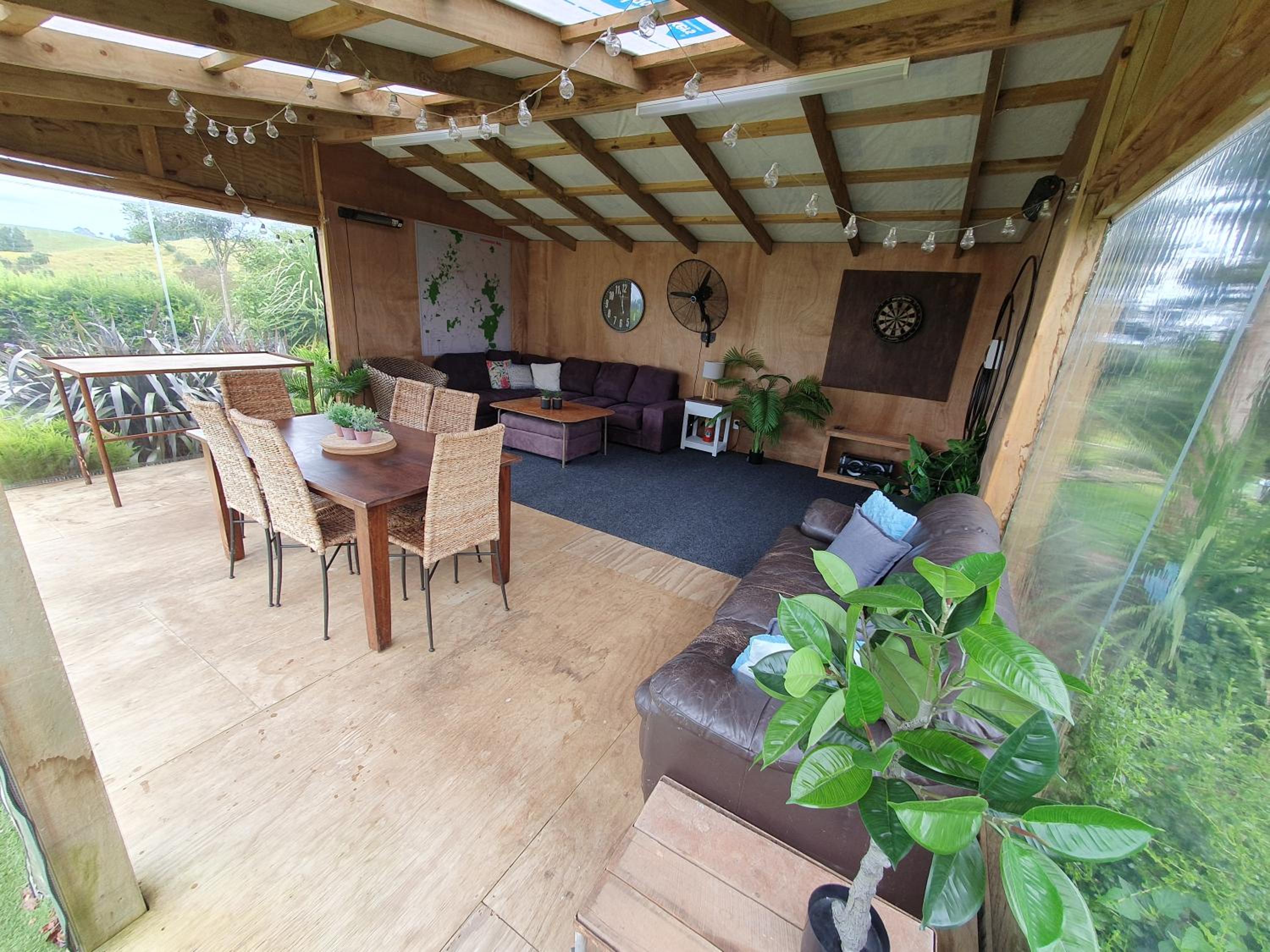 Photo 11