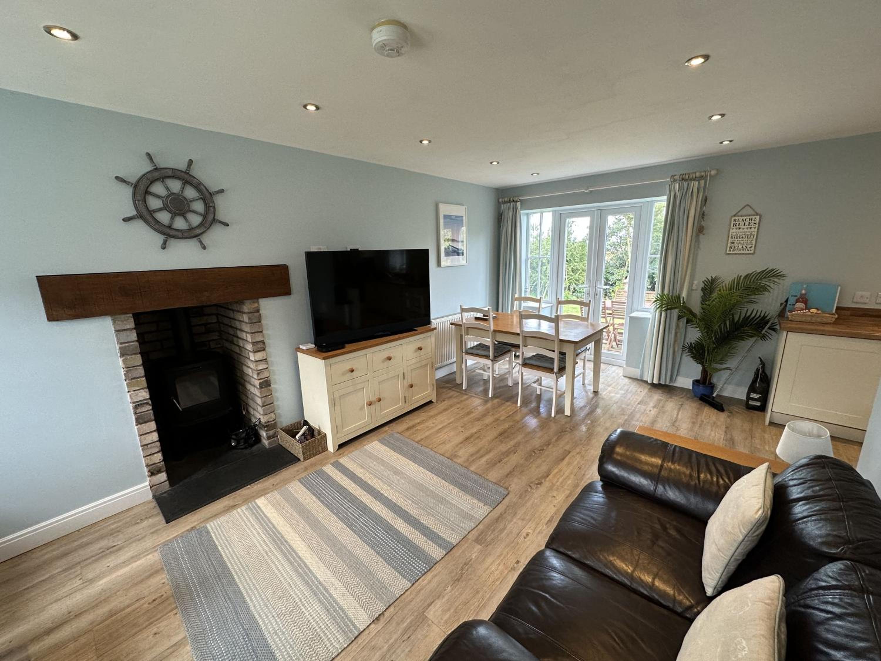 Seashells Cottage - Part of the The Bay Filey Holiday Village with pool, gym and direct beach access, pub, restaurant, tennis and meadows walks