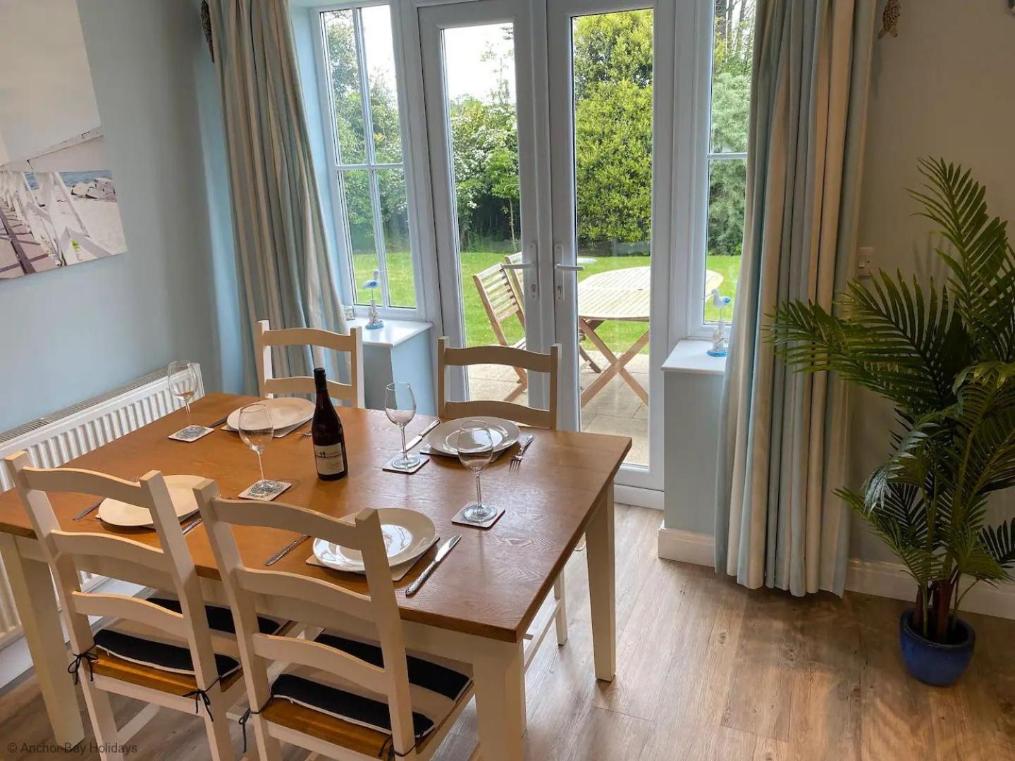 Seashells Cottage - Part of the The Bay Filey Holiday Village with pool, gym and direct beach access, pub, restaurant, tennis and meadows walks