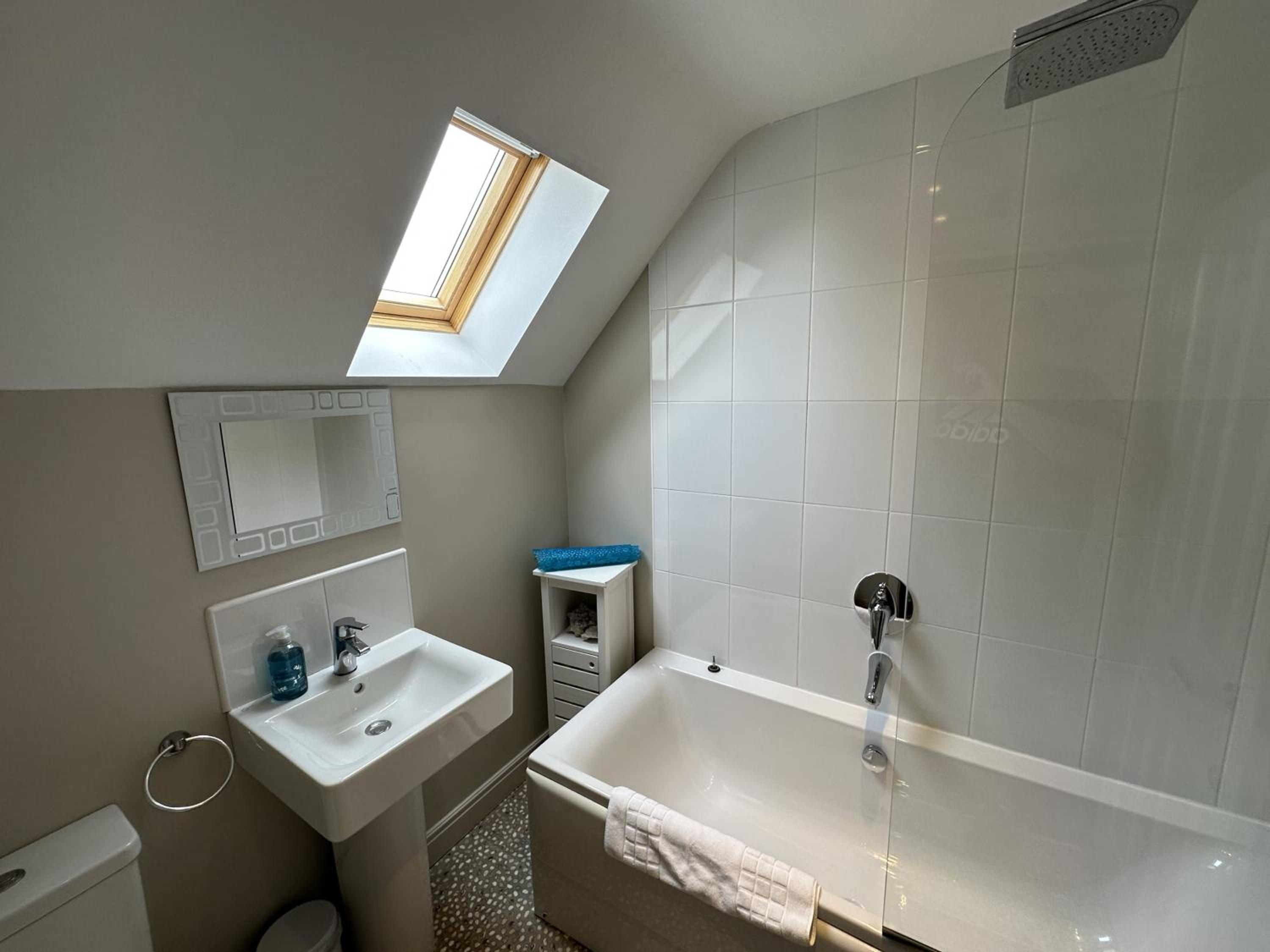 Seashells Cottage - Part of the The Bay Filey Holiday Village with pool, gym and direct beach access, pub, restaurant, tennis and meadows walks