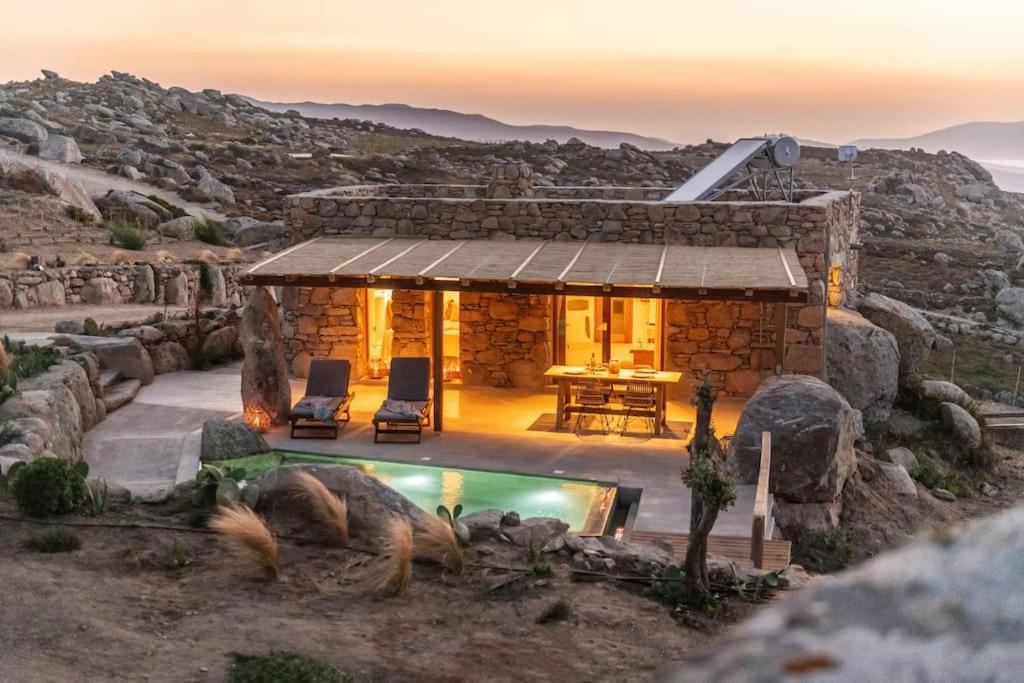 Hotel Lunar House l - Image 1